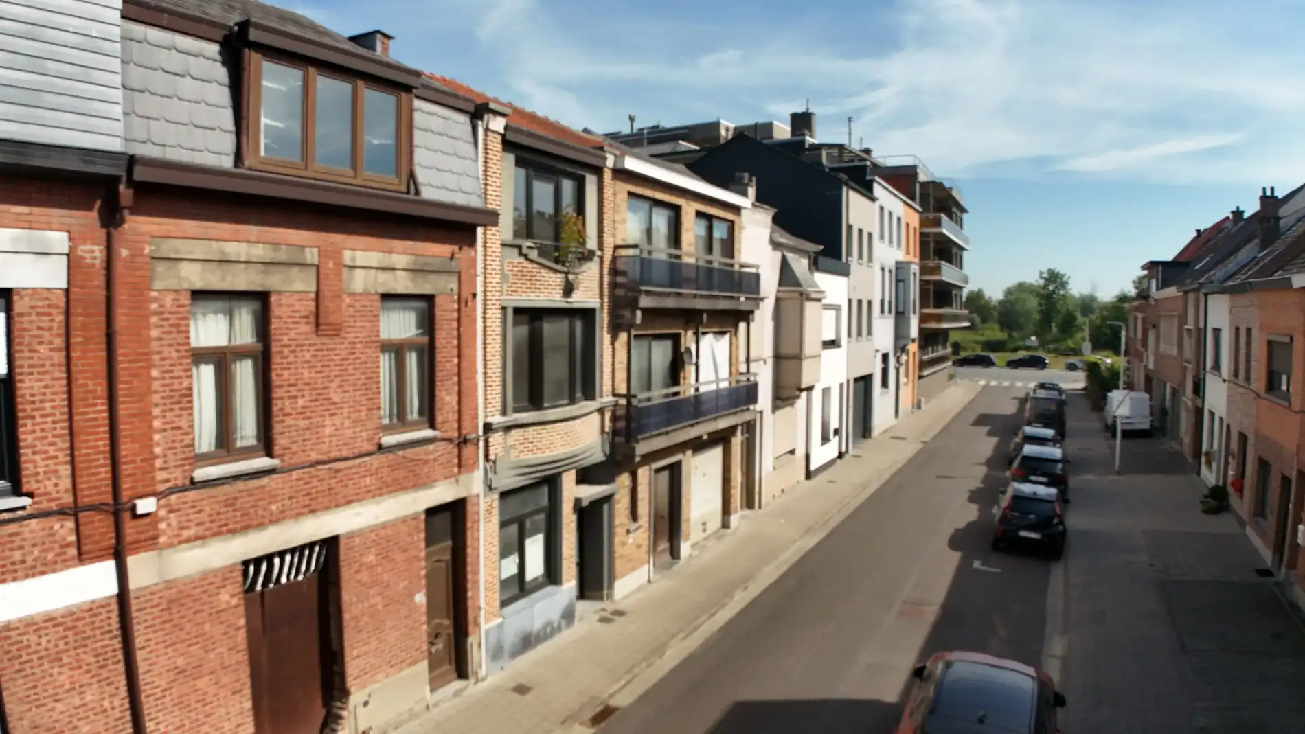 Gerenoveerde rijwoning in Lokeren, centrum. foto 2