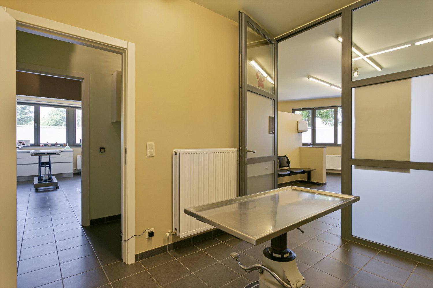 Praktijkruimte, kantoor of APP met 2 parkings! foto 12