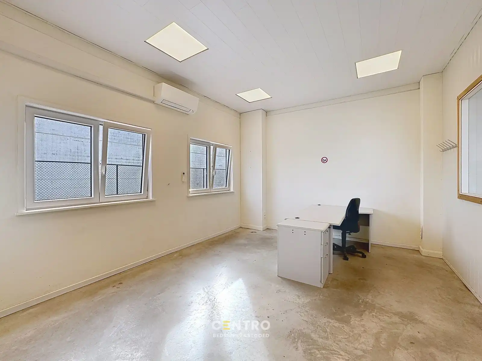 Recent bedrijfsbouw (°2021) op 1.930m2 verhard terrein te Eede! foto 14