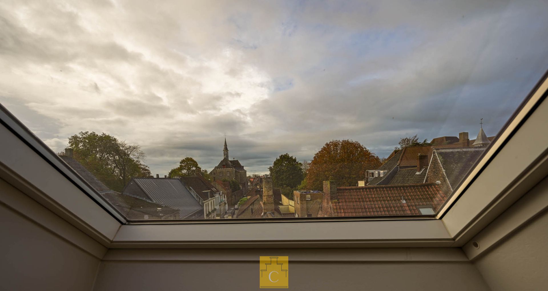 verrassend ruime pas gerenoveerde stadswoning op een stille locatie vlakbij het Karmelietenklooster foto 20