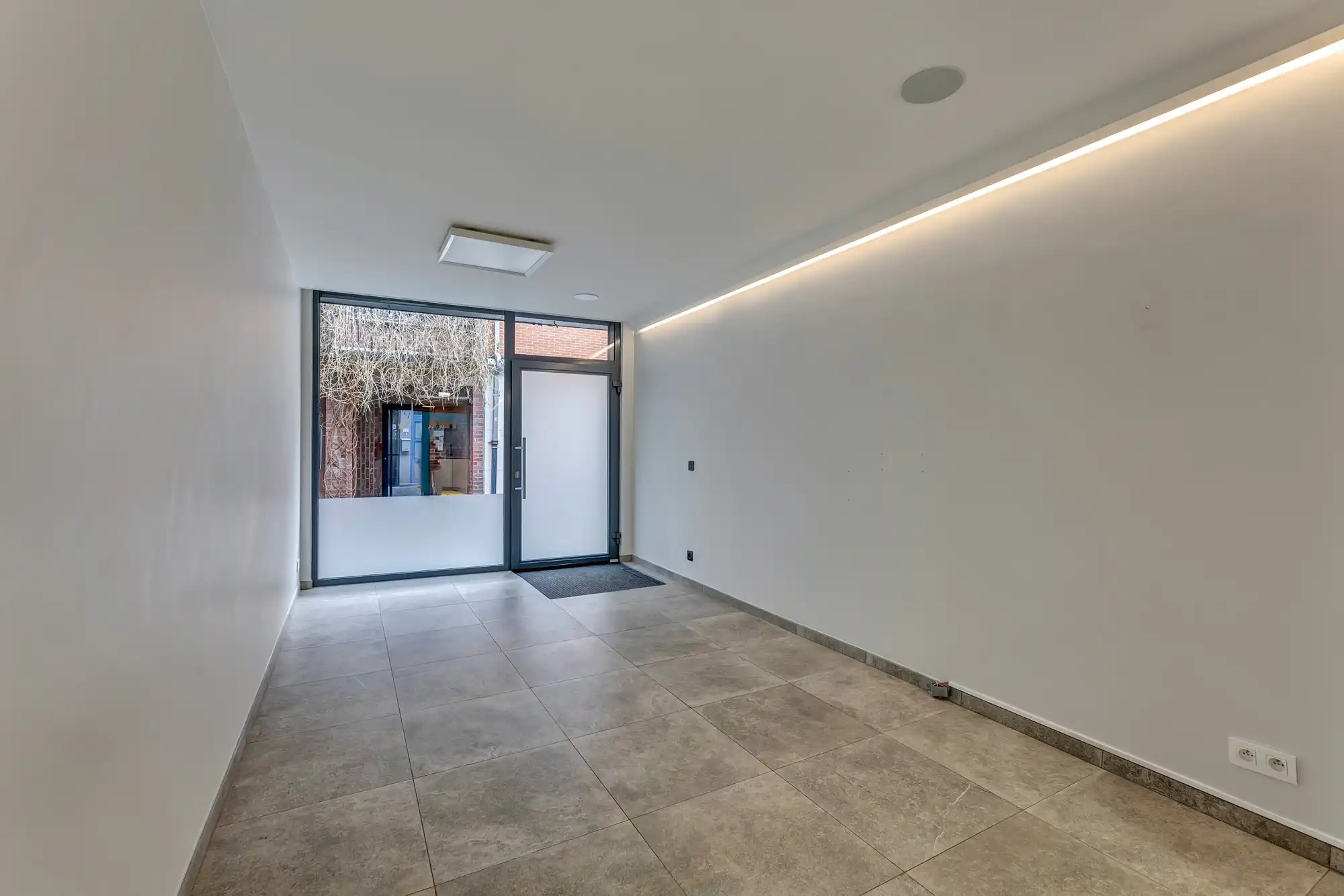 Uitzonderlijke eigendom met 2 handelspanden en appartement foto 26