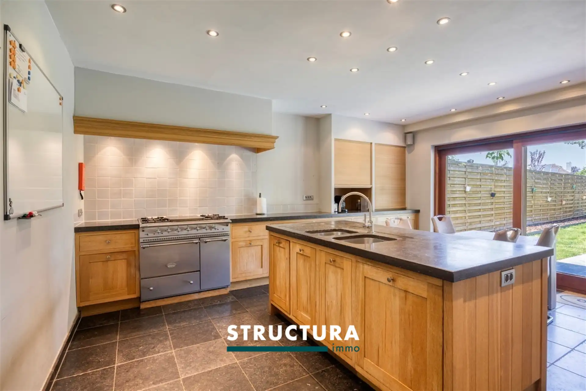 Prachtige woning met ruime loods foto 11