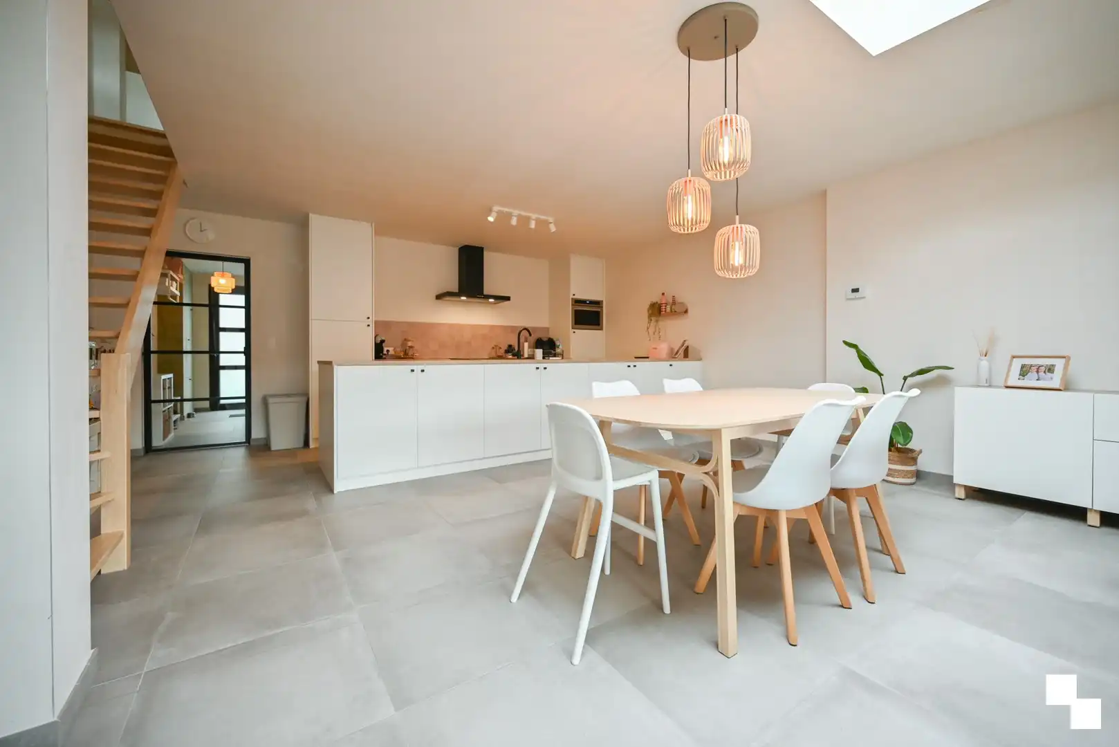 Rustig gelegen, instapklare gezinswoning met drie slaapkamers te Izegem foto 7