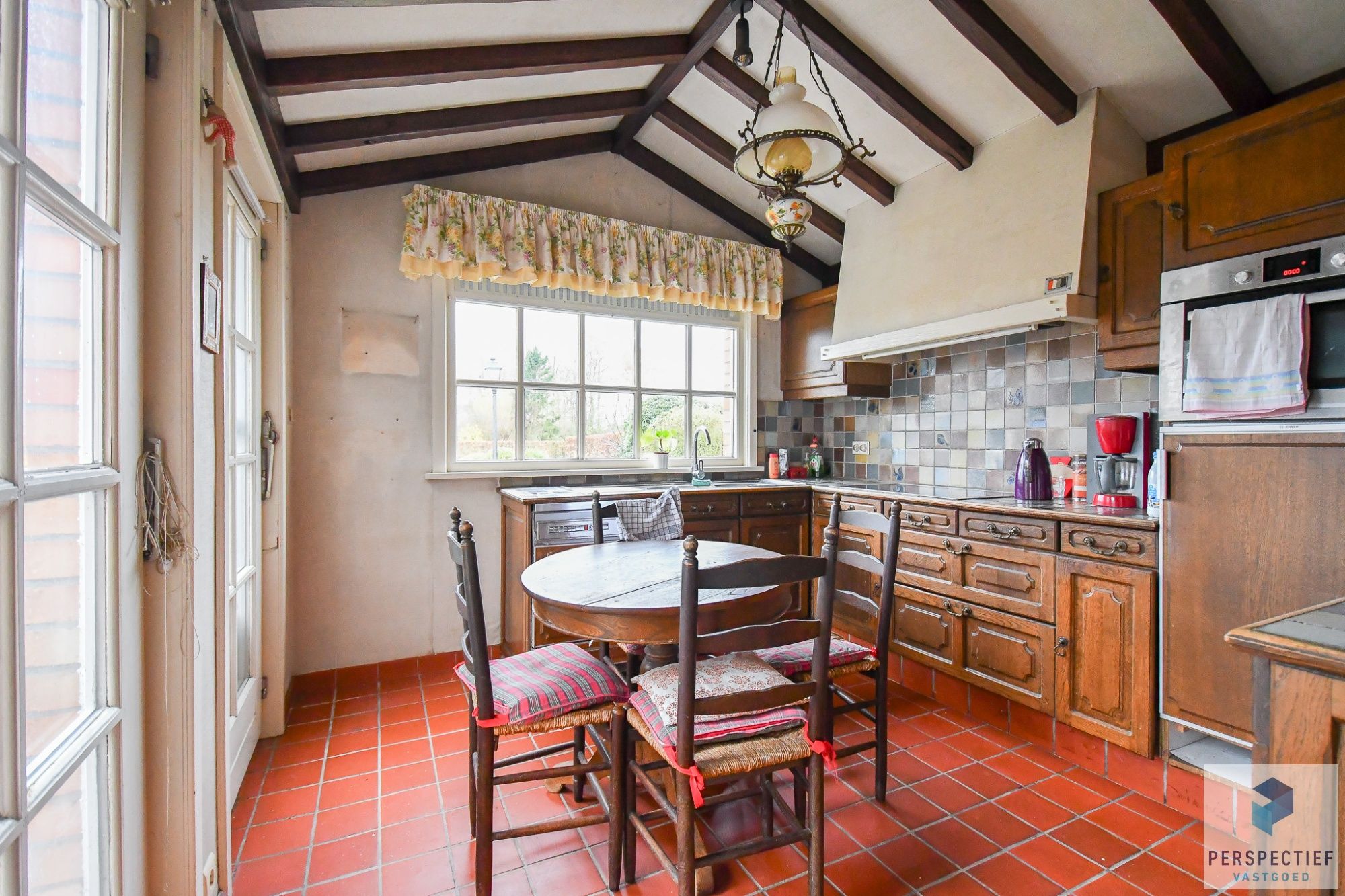 Ruime te renoveren woning met grote tuin op 858m² foto 7