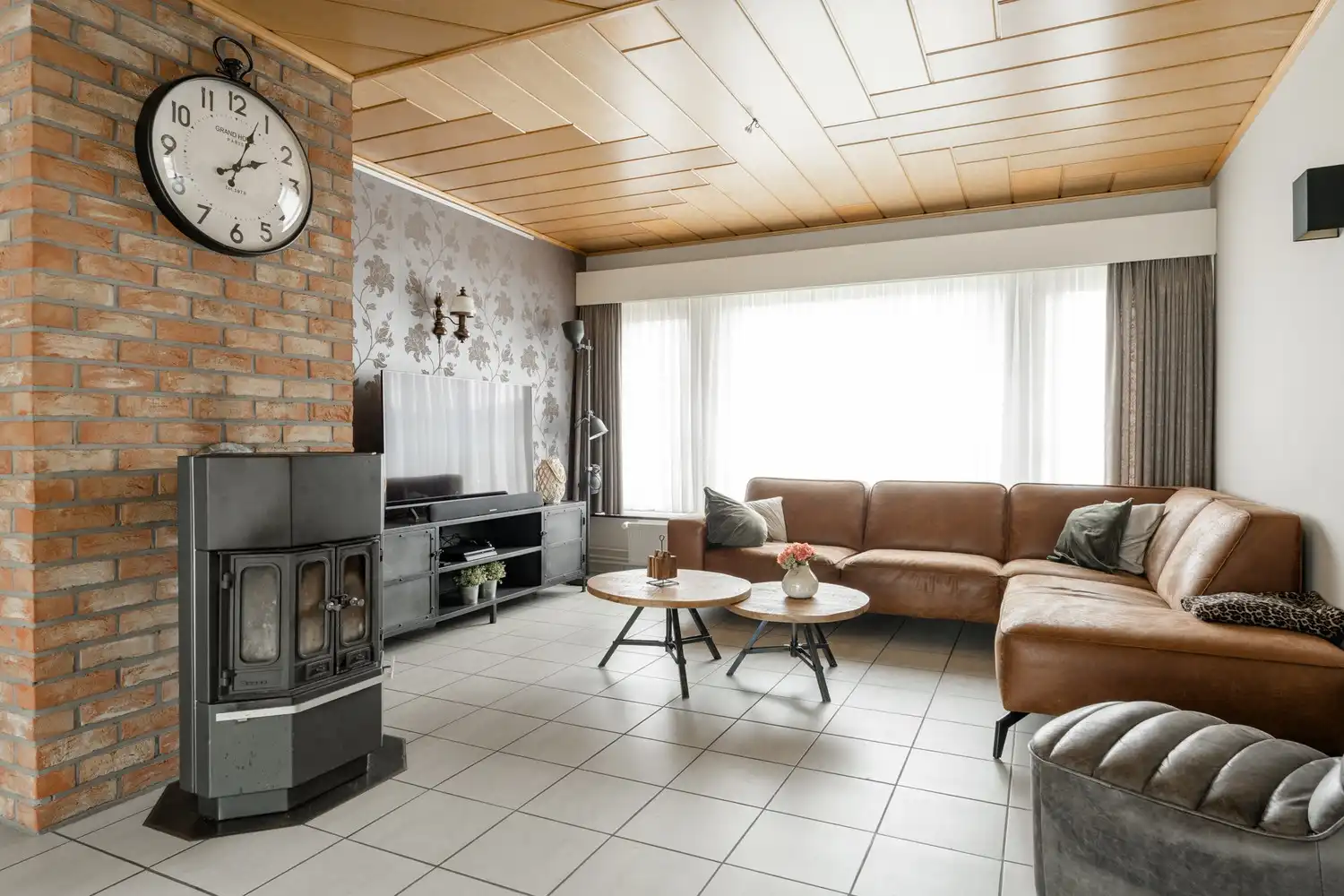 Instapklare  gezinswoning op ruim hoekperceel van 784 m² foto 5