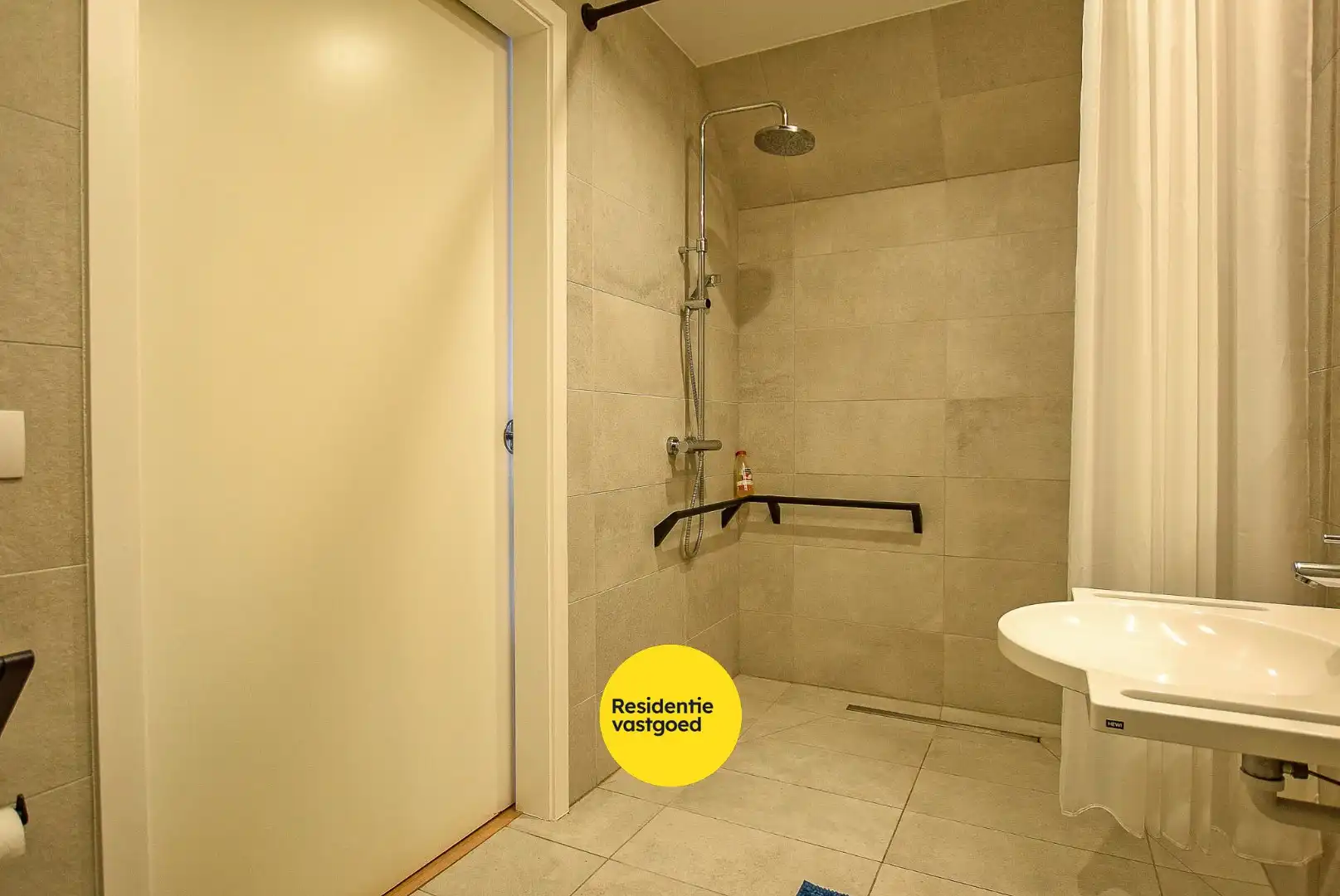 Prachtig 1-slaapkamerappartement (assistentiewoning) in Residentie Clarenhof, uniek wonen in hartje Nieuwpoort.  foto 14