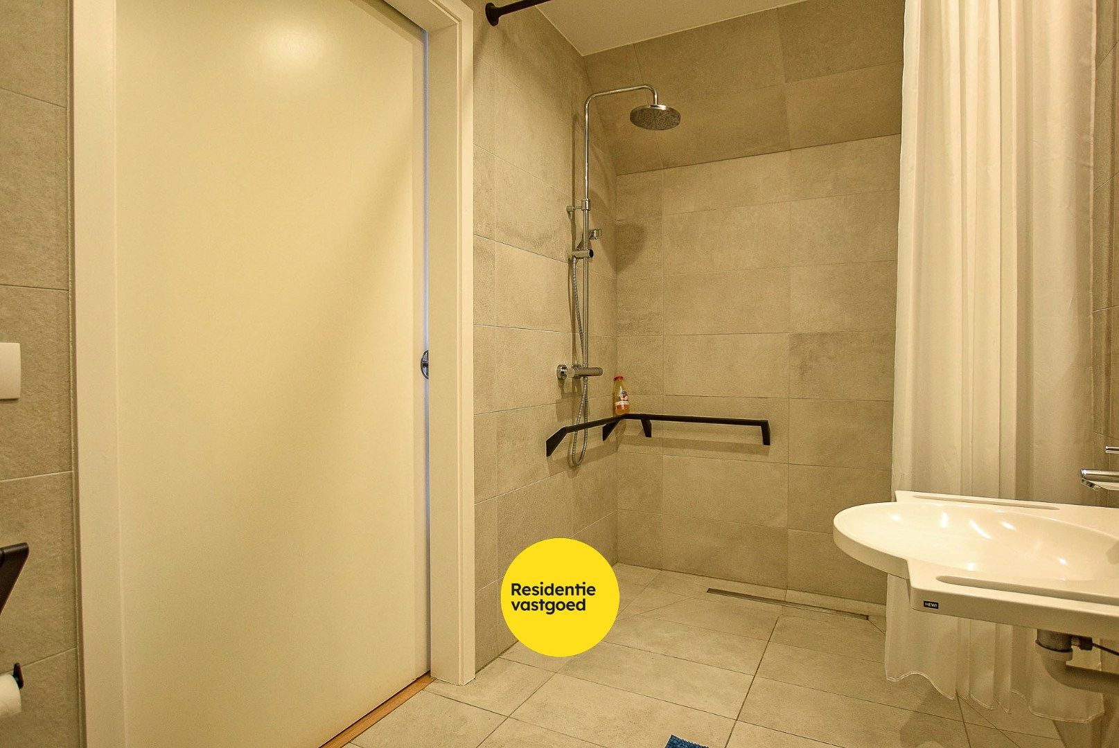 Prachtig 1-slaapkamerappartement (assistentiewoning) in Residentie Clarenhof, uniek wonen in hartje Nieuwpoort.  foto 14