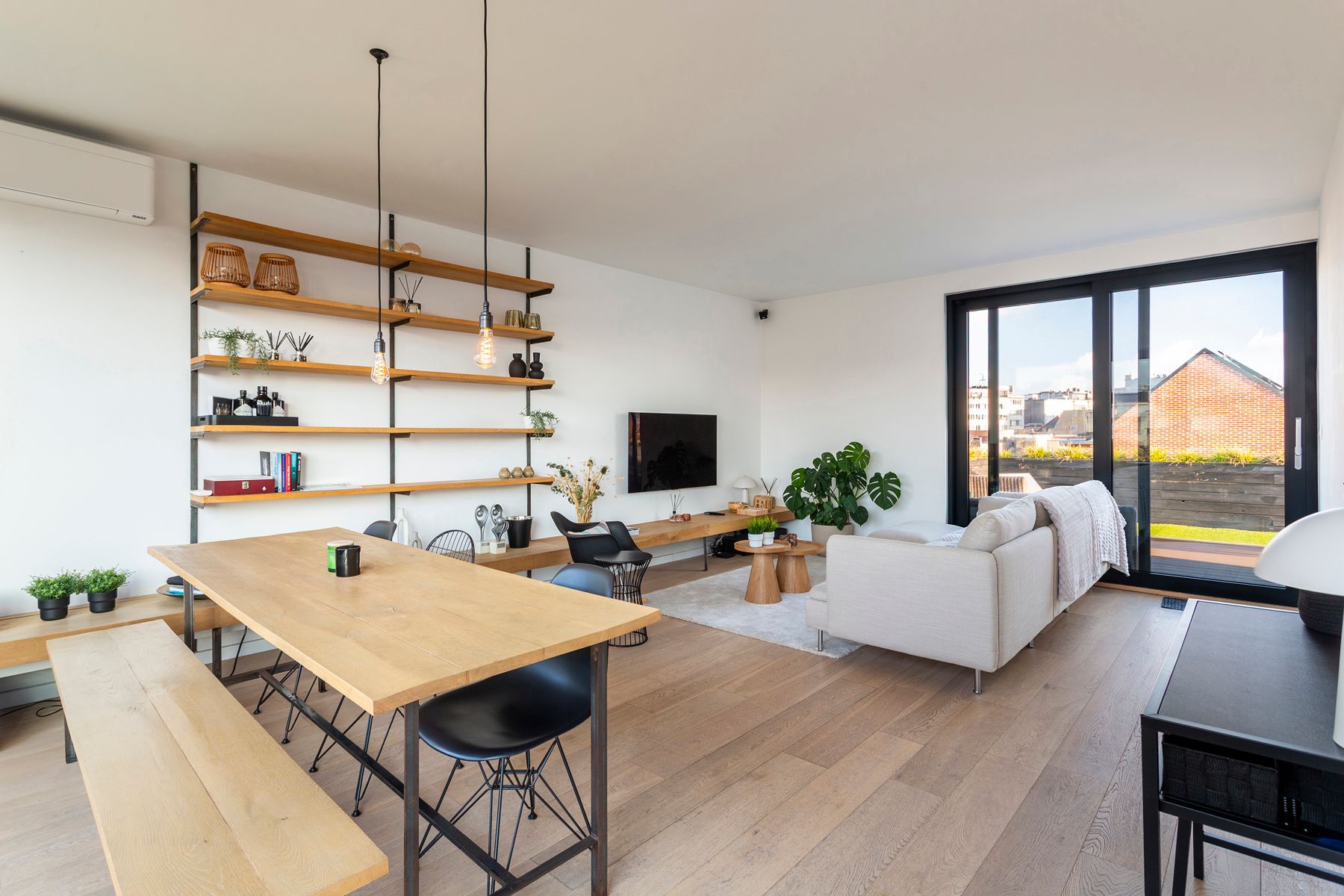 Bemeubelde penthouse met panoramische zichten over Antwerpen en riant terras foto 2