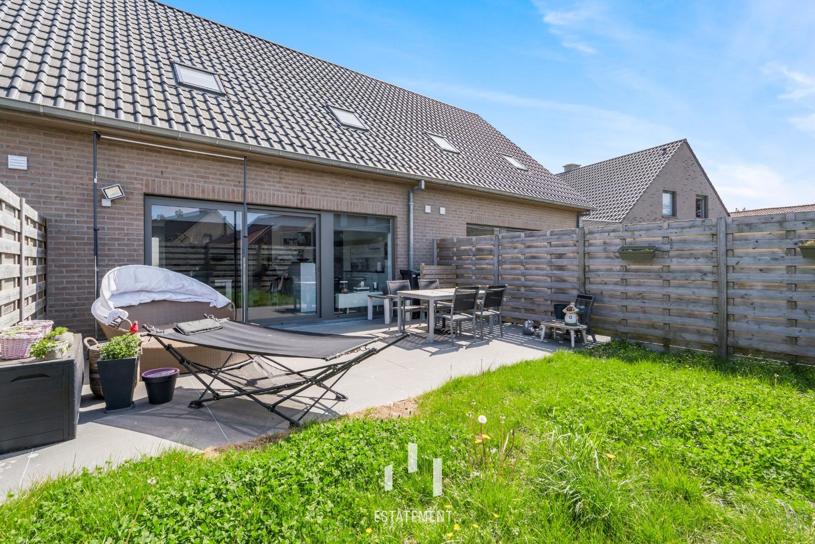 Recente woning (2015) met 3 slaapkamers, garage en tuin foto 14