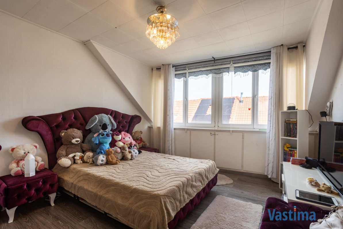 Twee aanpalende woningen met loods nabij centrum Aalst – ideaal voor wonen, werken of project foto 13