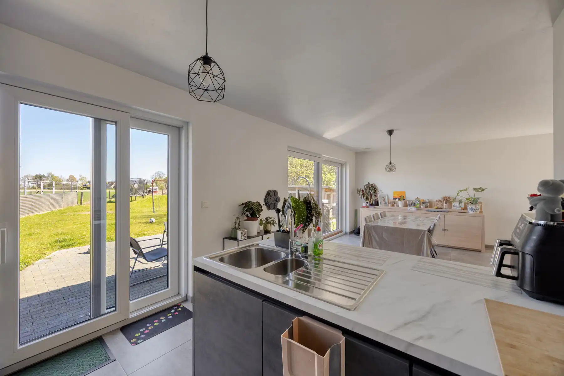 Leemans immobiliën biedt u deze uitzonderlijk ruime en energiezuinige woning aan in Merchtem! foto 7