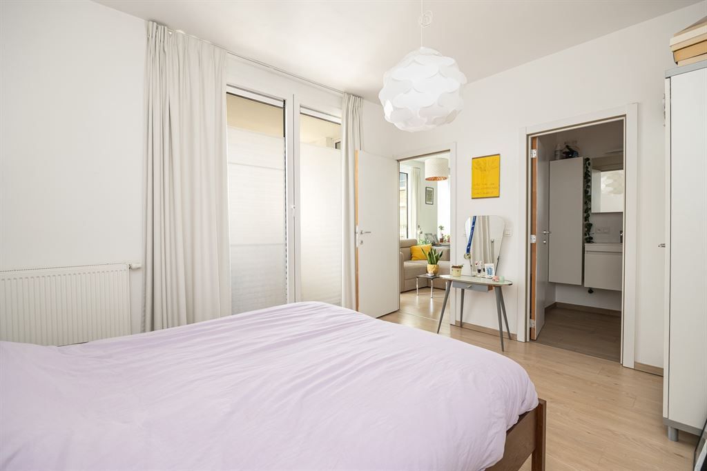 Recent appartement met terras en binnentuin foto 8