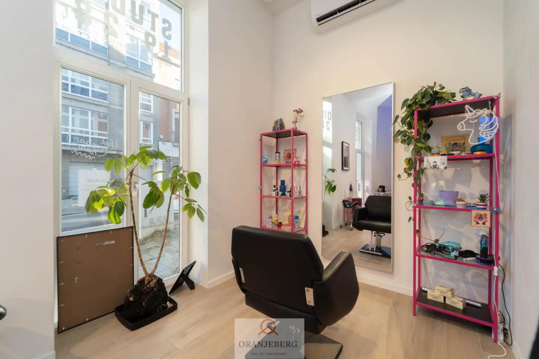 Ruim hoekpand dichtbij station Gent-Sint-Pieters ! foto 13