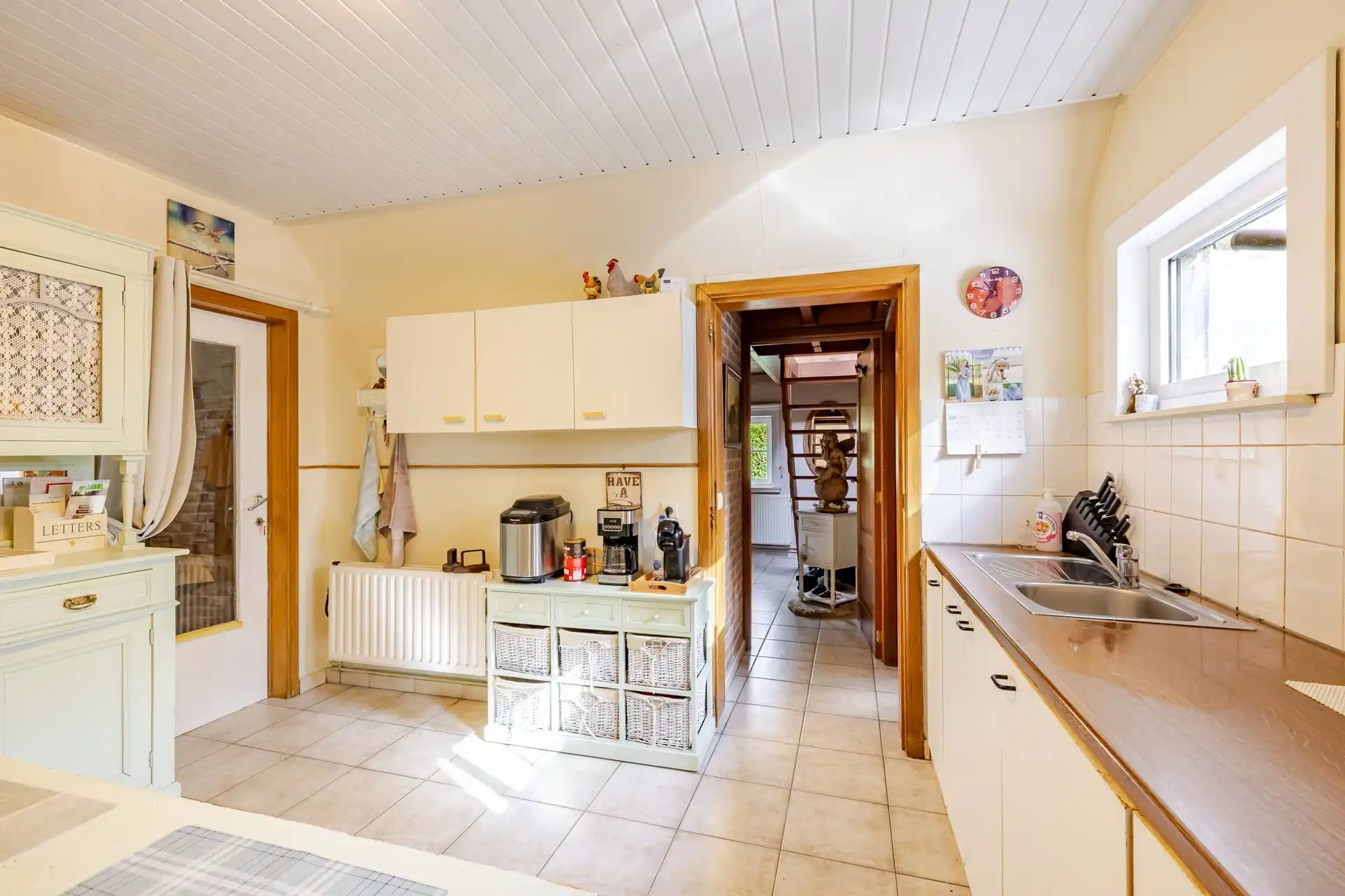 Charmante woning met grote tuin! foto 8