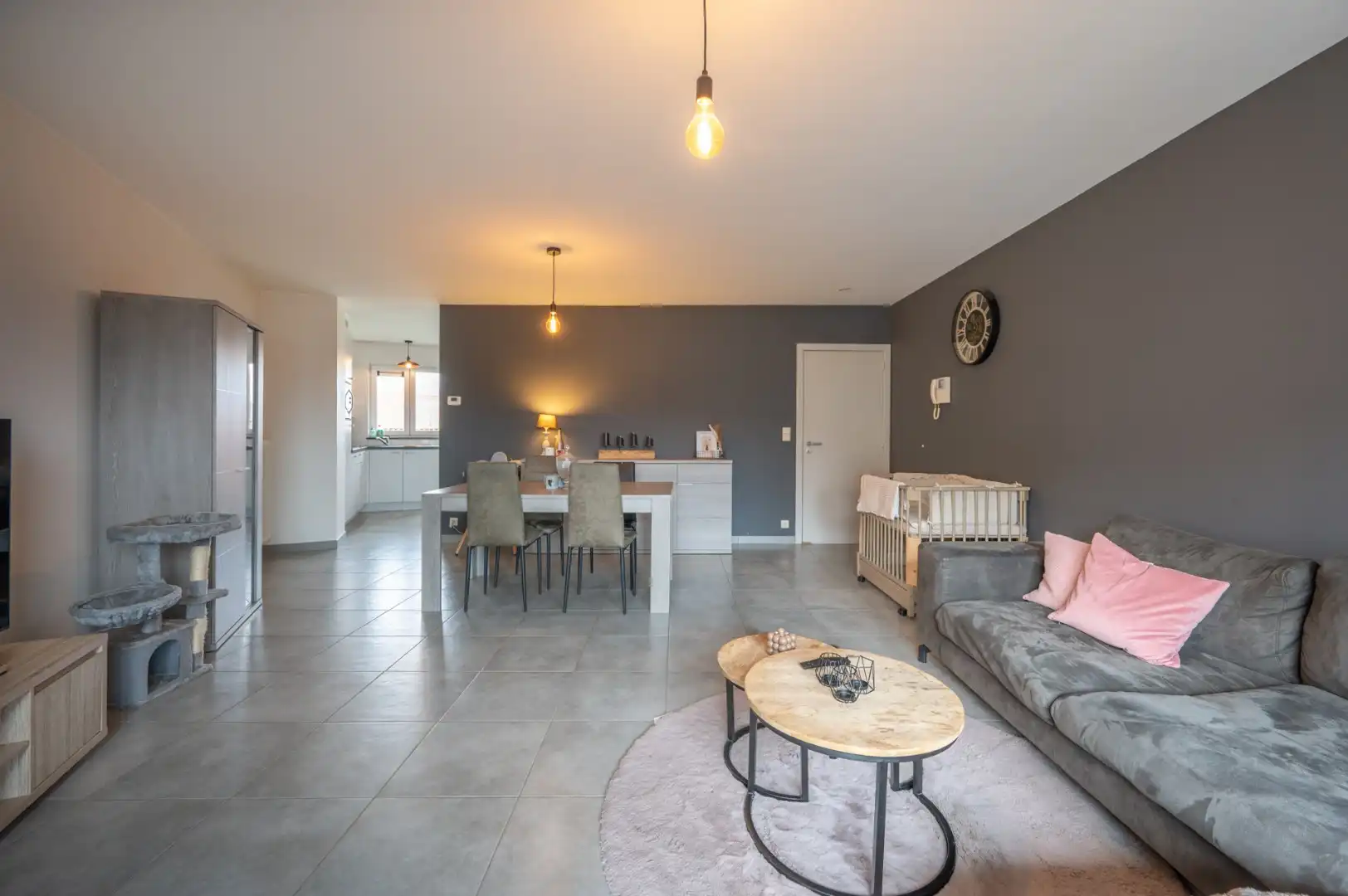 Lichtrijk appartement met terras, rustig gelegen te Lisswege foto 6
