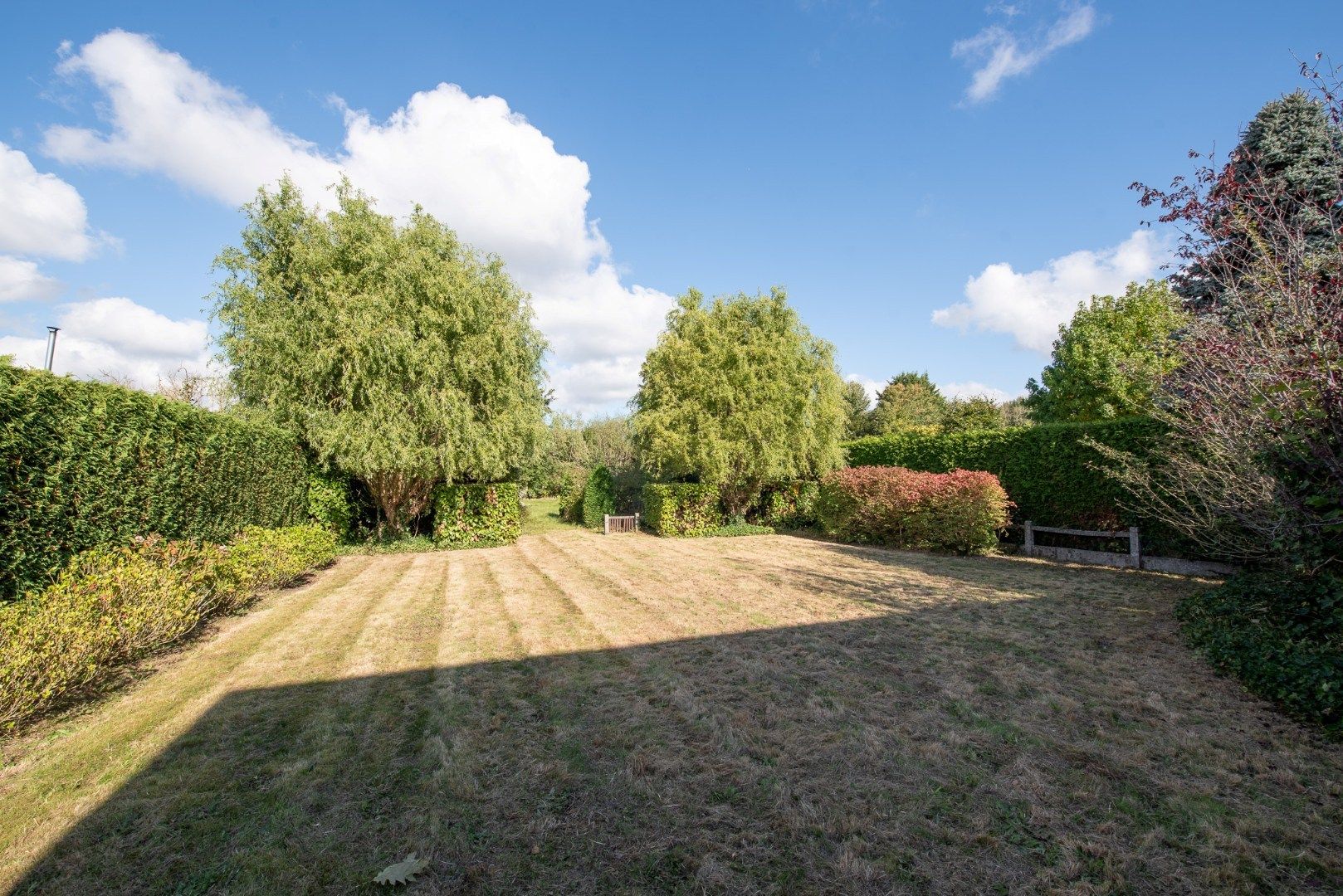 Stevige architectenwoning op toplocatie te koop in het Villapark in Waregem. Uniek renovatieproject! foto 6