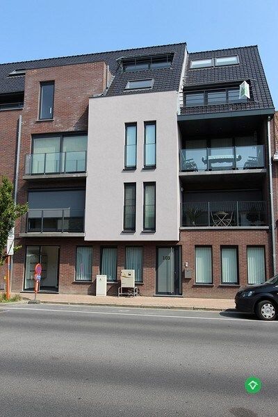 Appartement met 2 slaapkamers en garage centrum Torhout foto {{pictureIndex}}