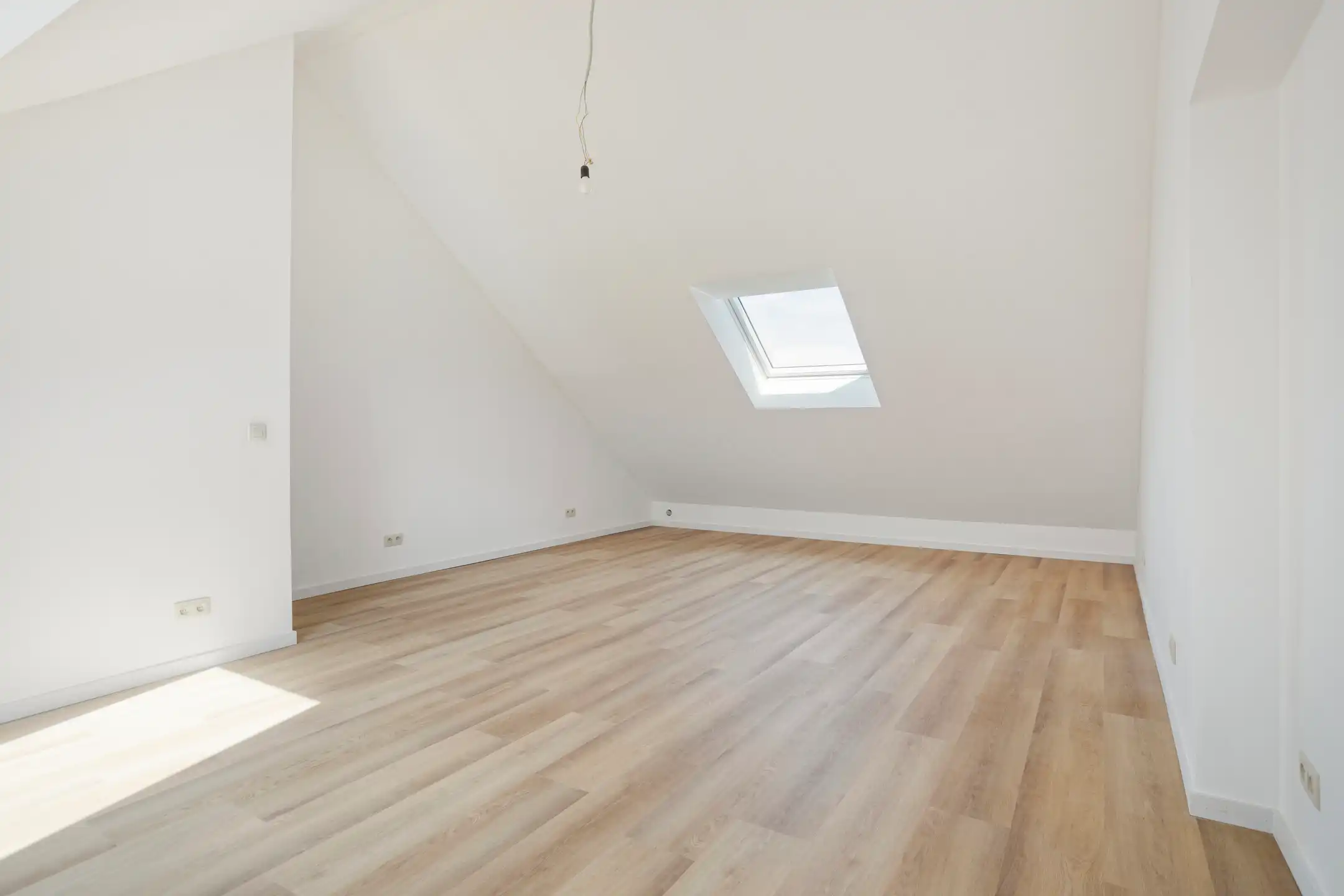 Ruime gerenoveerde woning (230 m²) nabij Gouden Kruispunt foto 23