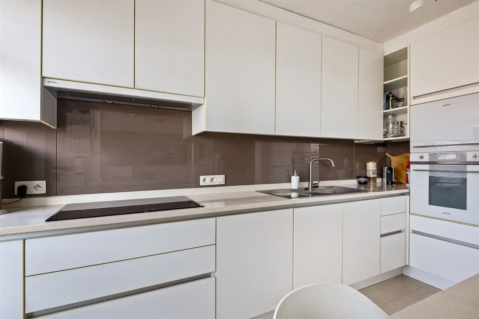 Instapklaar 2 à 3 slaapkamerappartement in goed onderhouden gebouw. foto 7