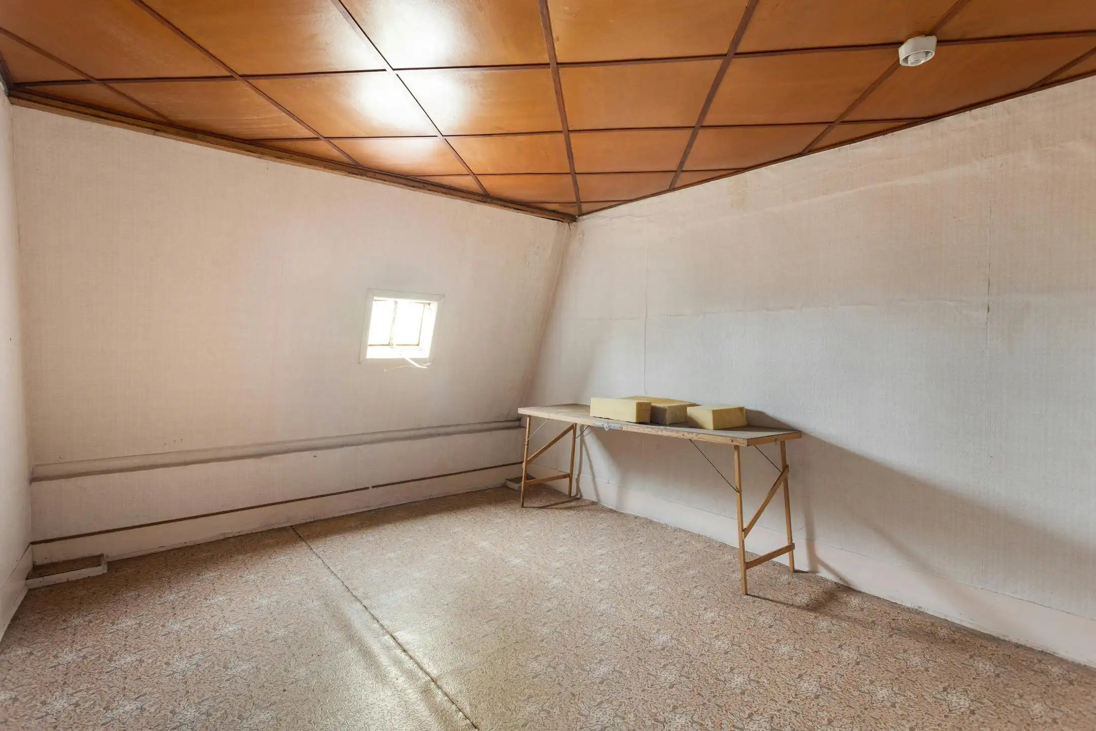 Ruime woning met tuin en garage op 380m² te Leisele. foto 7