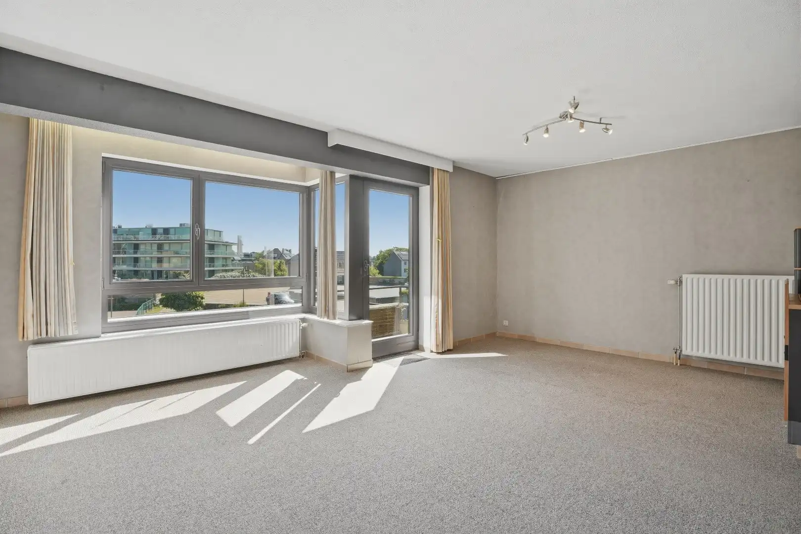 Op te frissen 2-slaapkamerappartement (73m²) te Koksijde Sint-Idesbald.  foto 4
