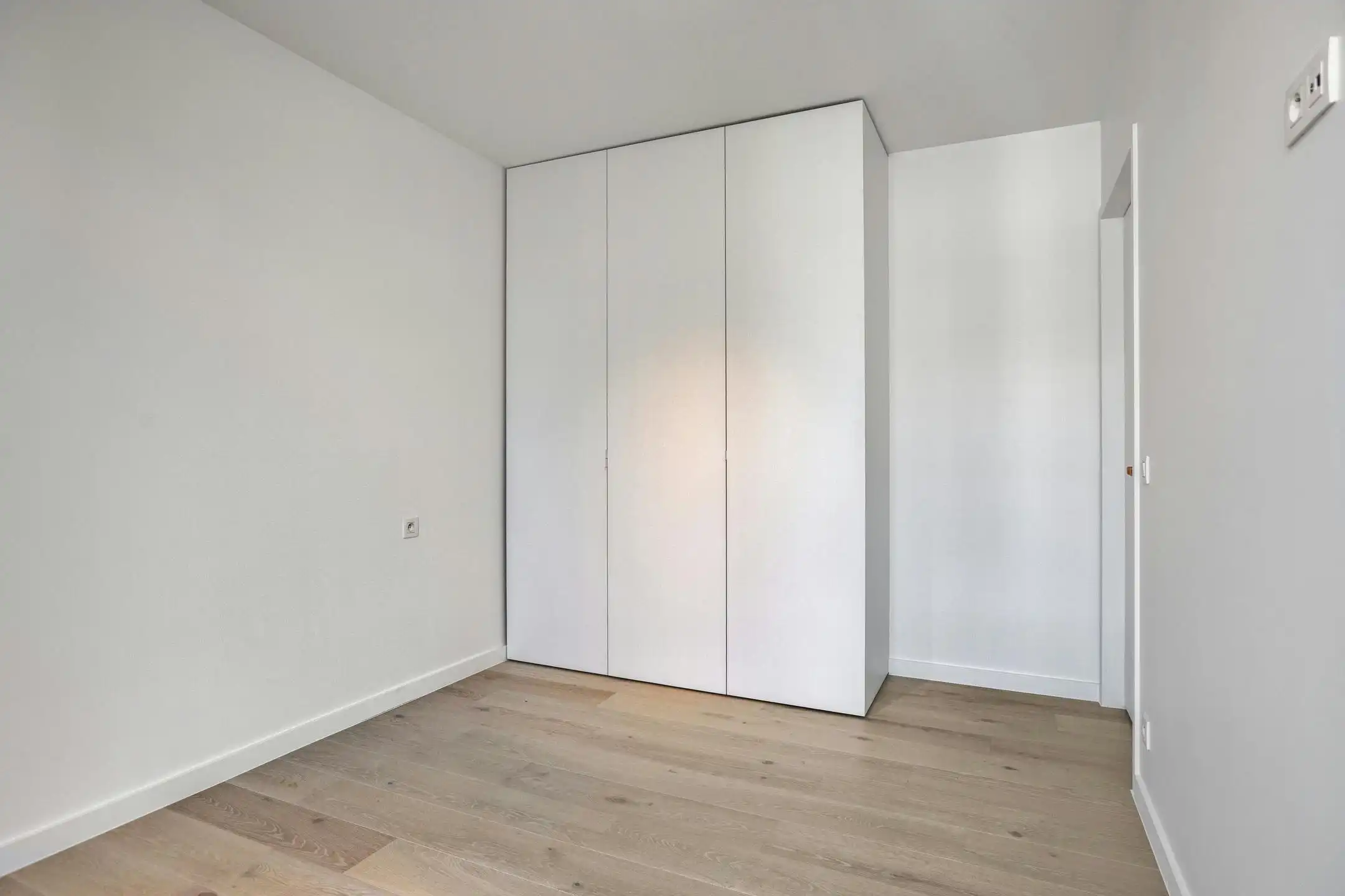 Ruim nieuwbouw appartement (147m²) met 3 slaapkamers foto 15