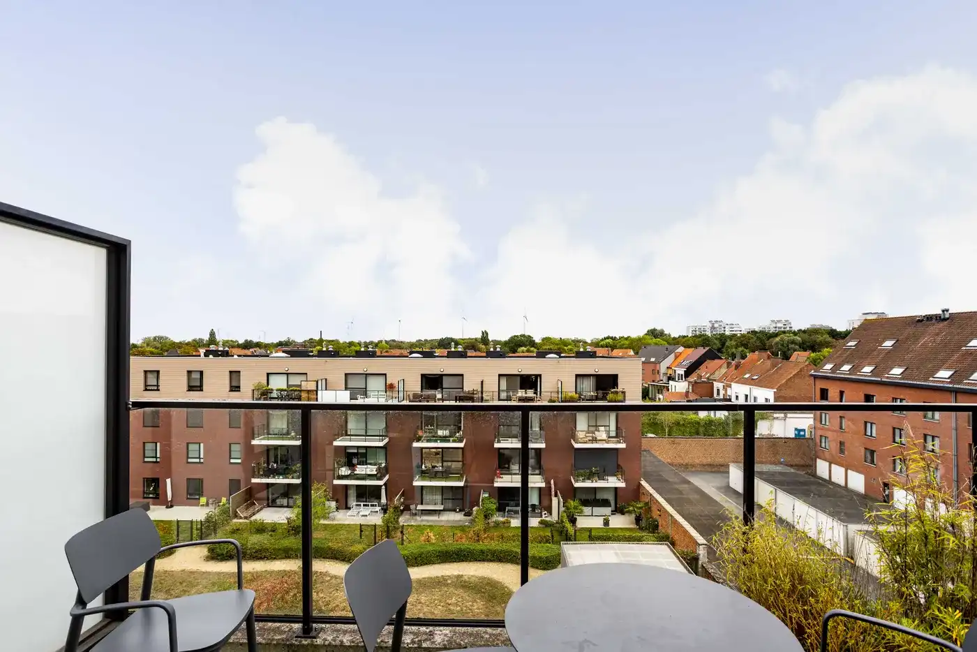 Instapklaar appartement met zuidgericht terras en staanplaats in centrum Kortrijk foto 13