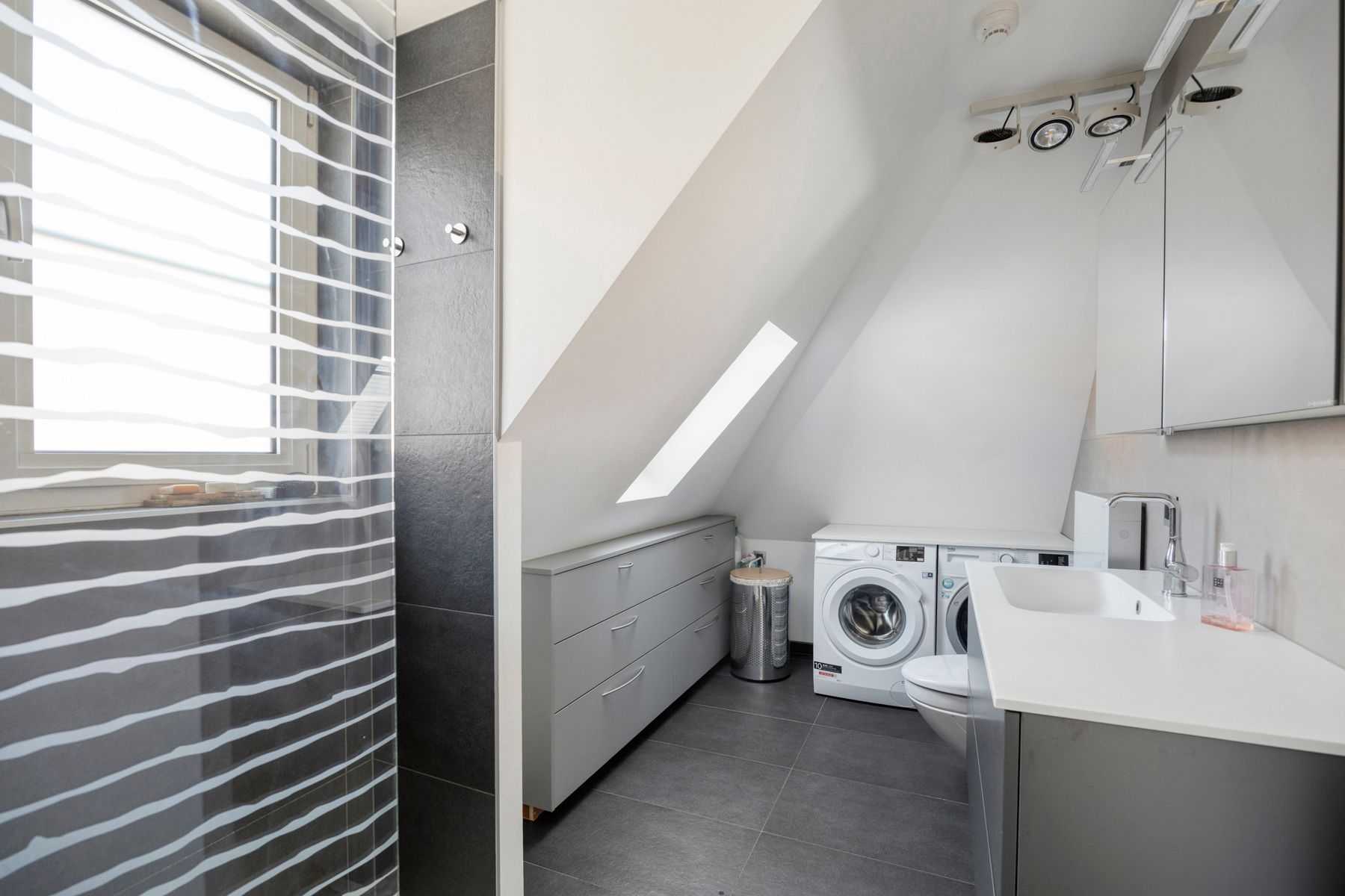 Rustig gelegen woning met garage foto 15