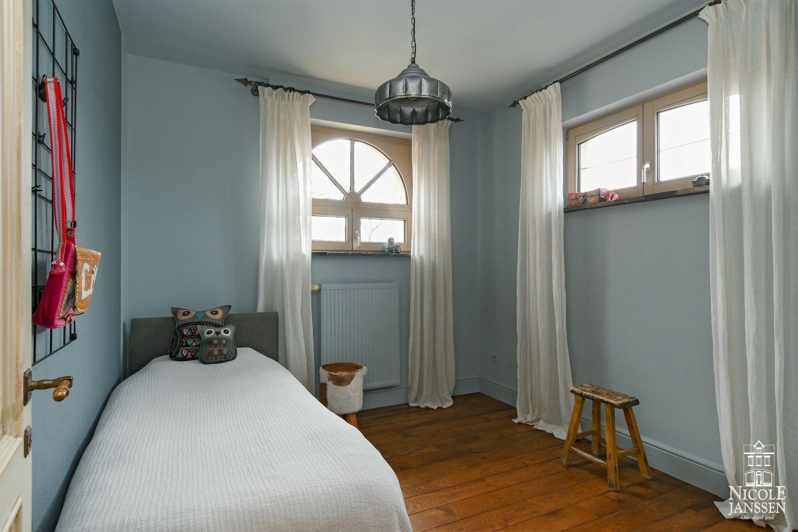 Kwalitatief afgewerkte en instapklare villa met mooi aangelegde tuin nabij het centrum  foto 23