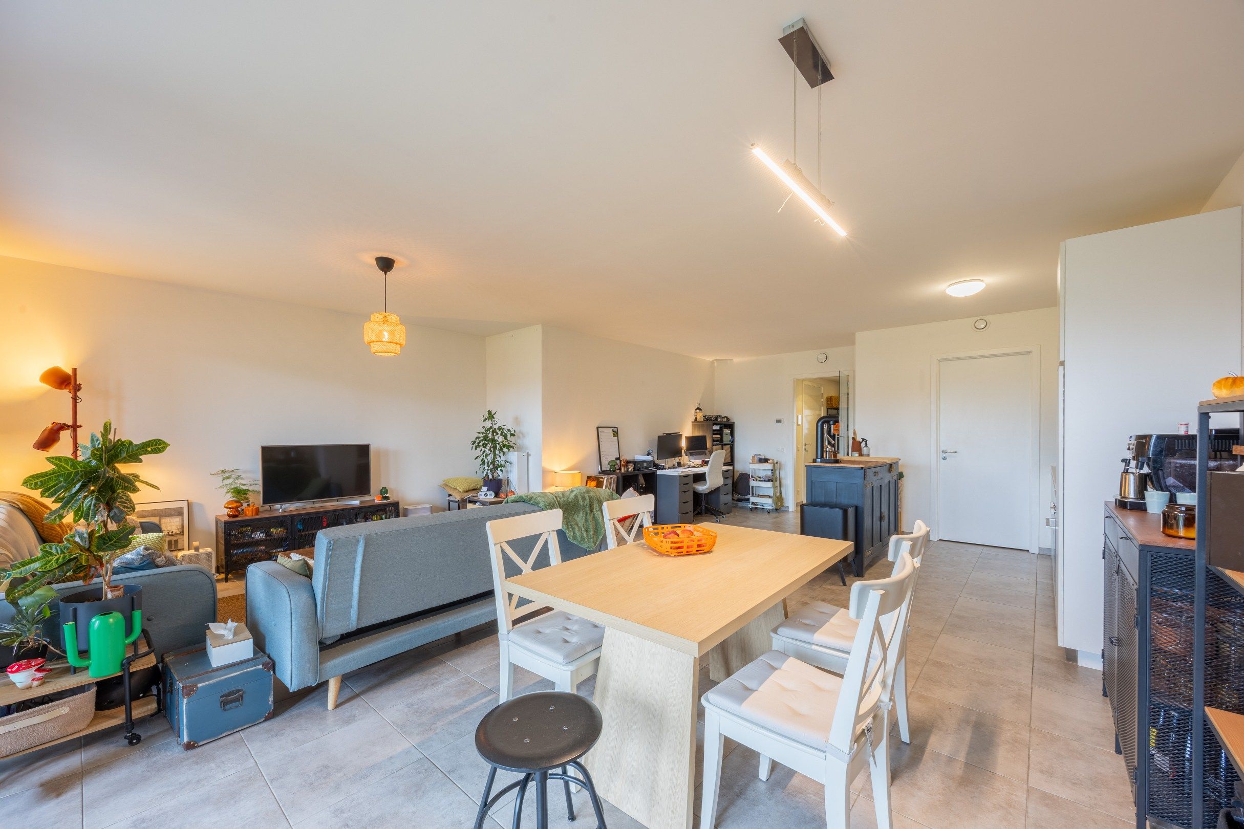 Gelijkvloers appartement met tuintje & staanplaats! foto 11