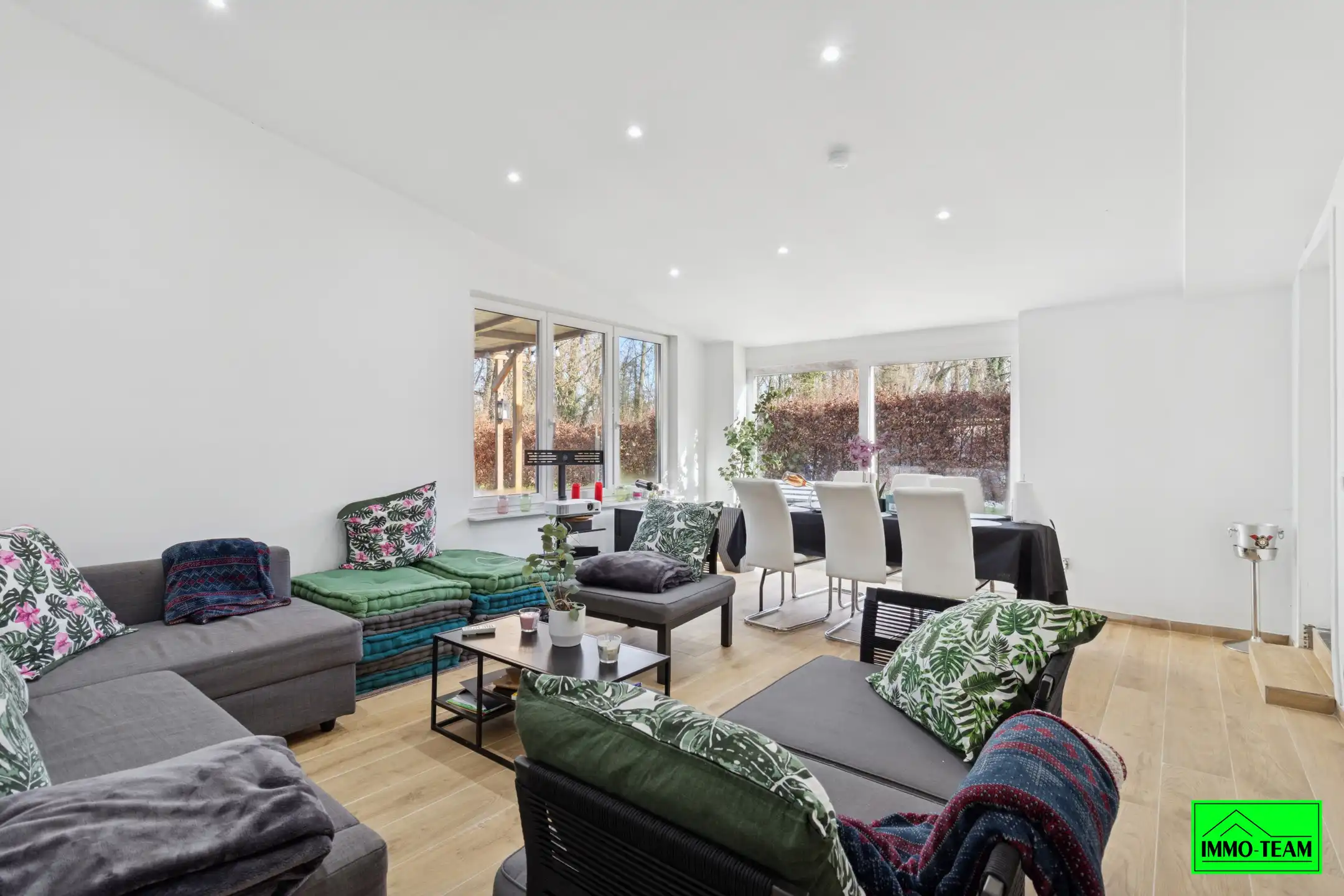 Ruime 3-gevelwoning met 4 slaapkamers en tuin foto 6