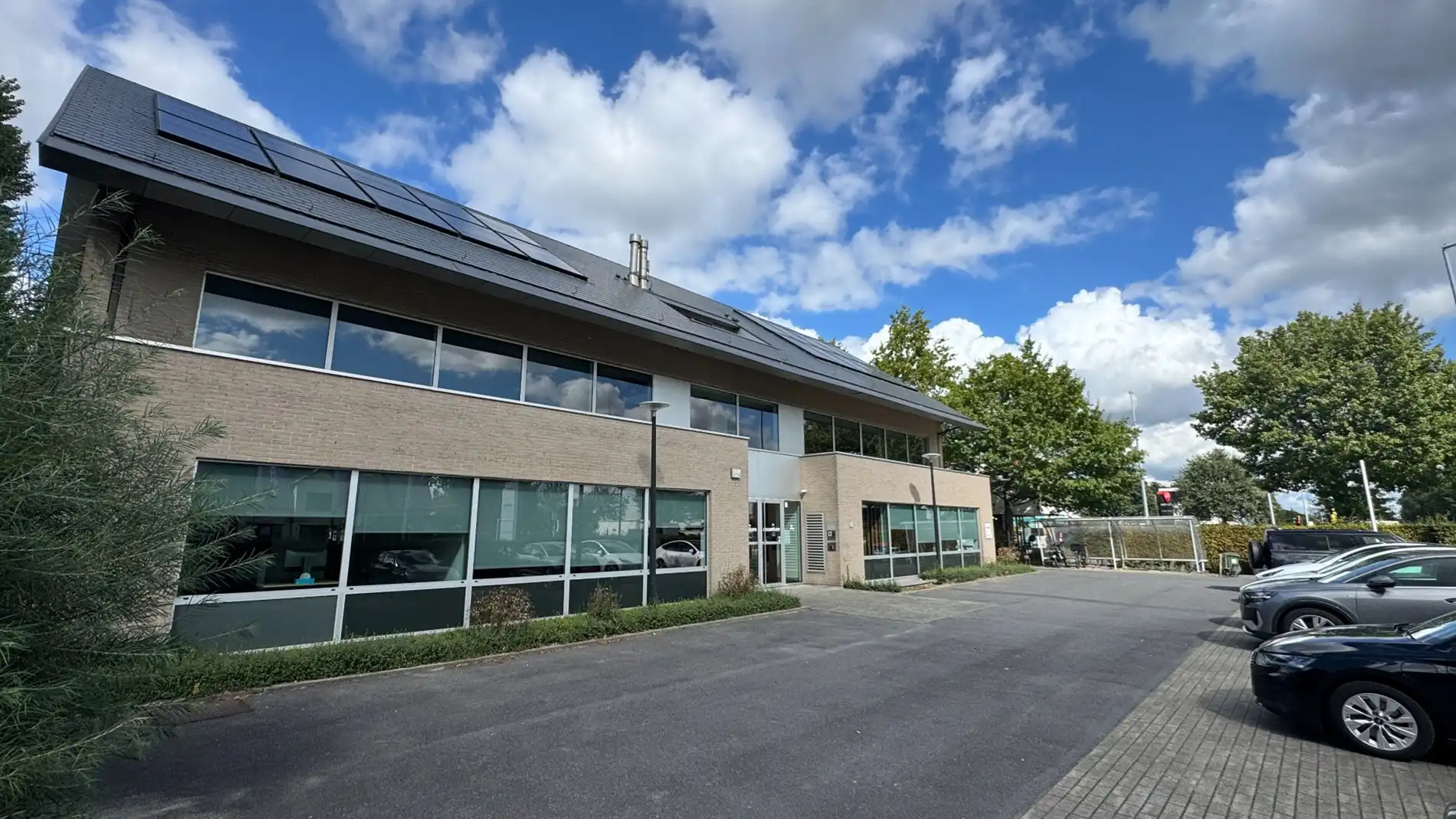 Instapklaar kantoor te huur op zichtlocatie langs N70 in Lochristi foto 20