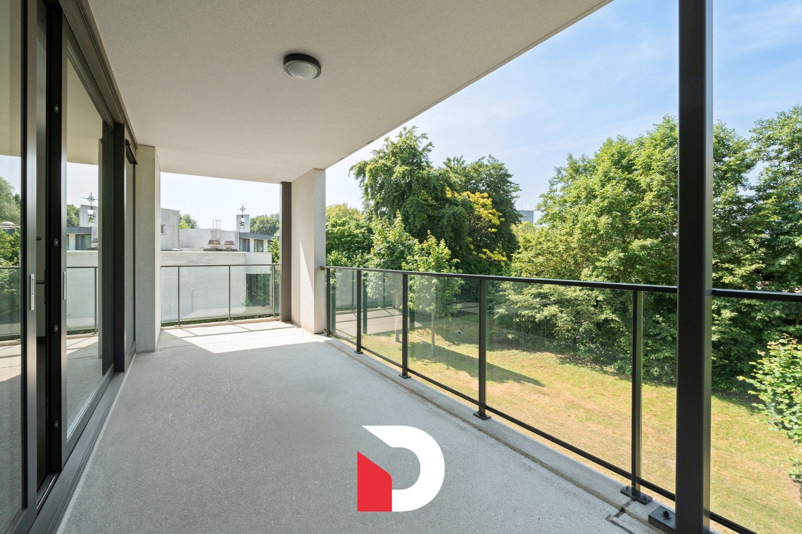 Schitterend appartement met 2slk'ers en ruim terras te Brugge. foto 3