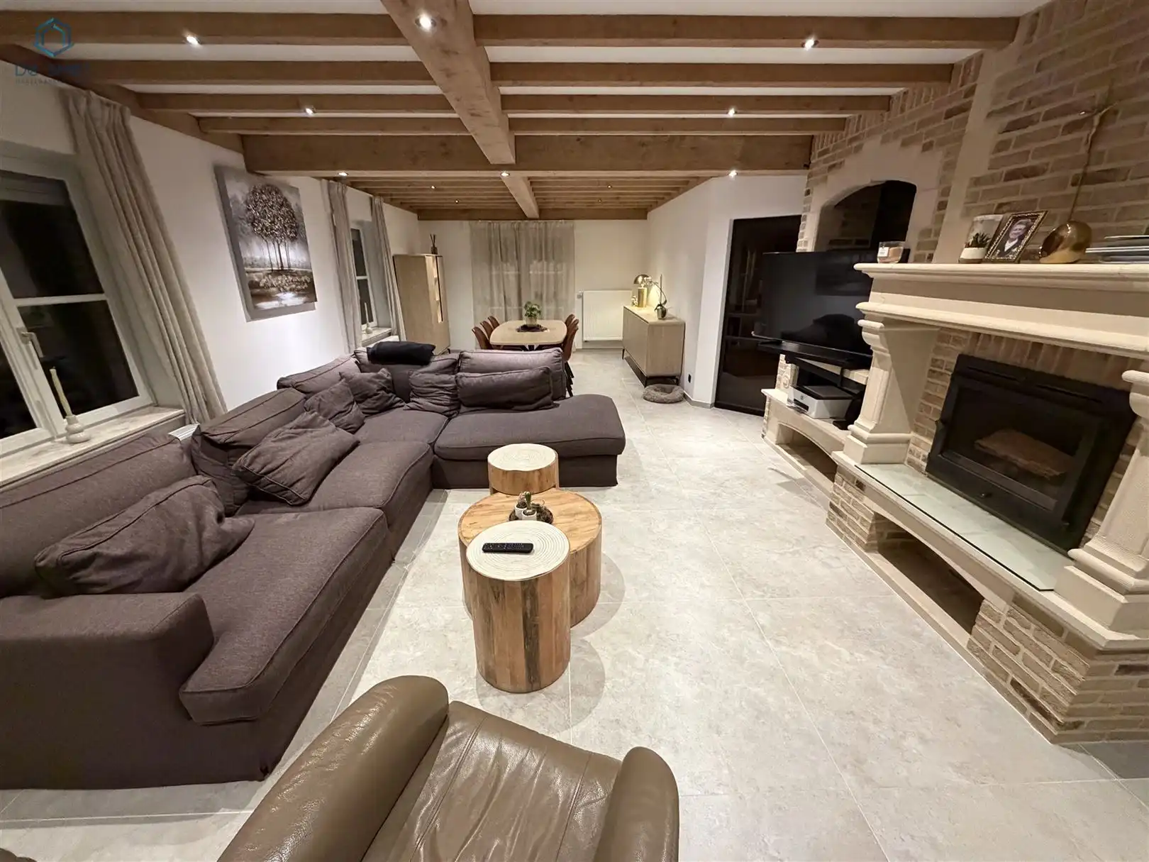 Prachtig gerenoveerde villa met 4 slaapkamers, garage en zwembad foto 6