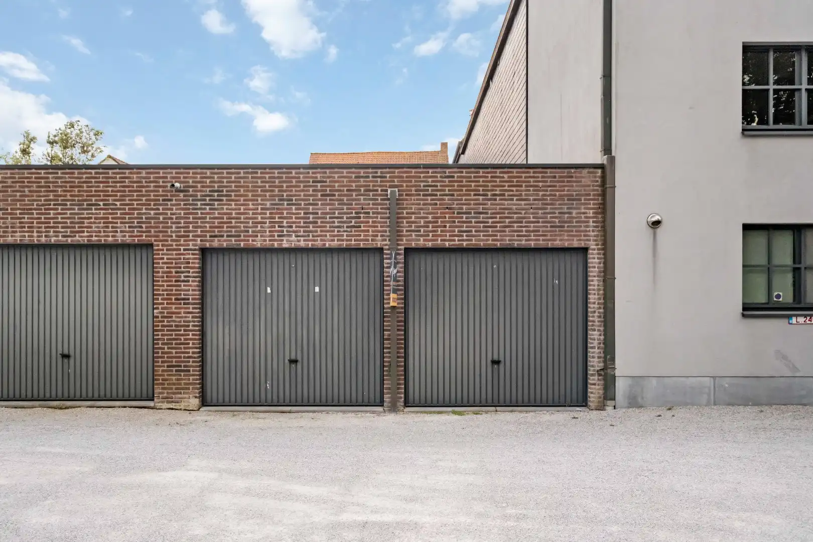 Garage in het centrum van Dadizele foto 2