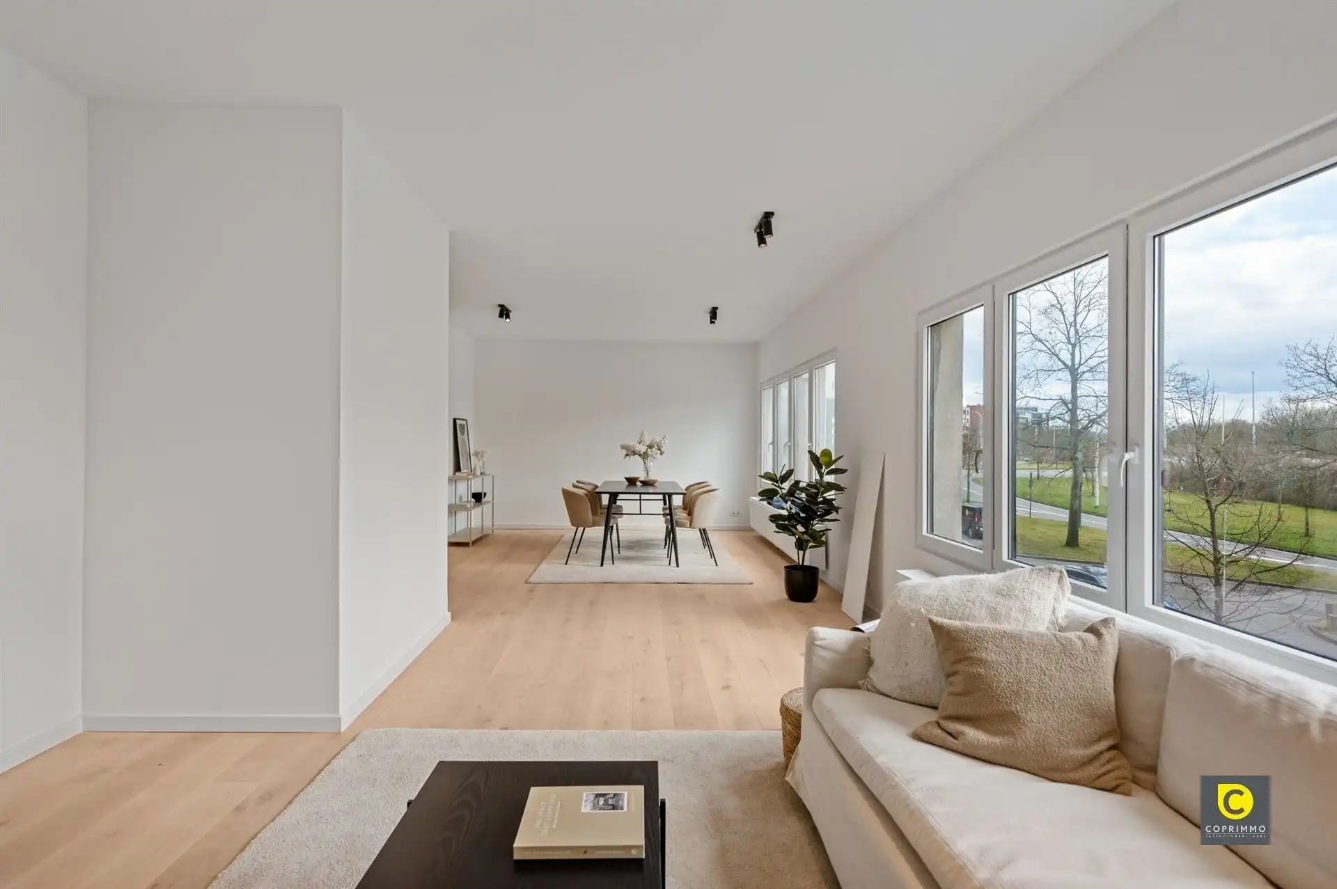 Gerenoveerd 2 slpk app op top locatie foto 4