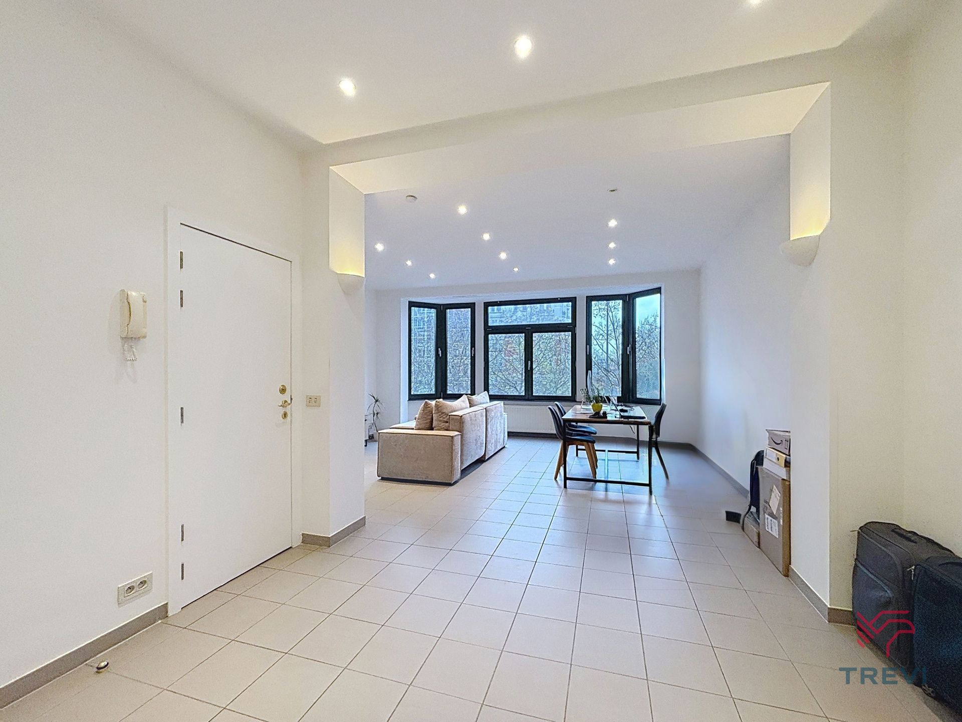 Mooi ongemeubileerd appartement met 1 slaapkamer ! foto 3