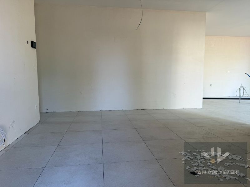 Ruime half open BEN-woning met 4 slaapkamers te bewonderen in het gezellige Kermt. foto 7