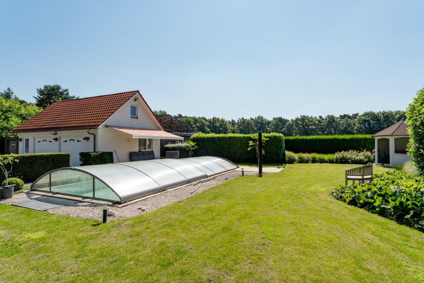Prachtige villa te koop op rustige locatie! foto 4