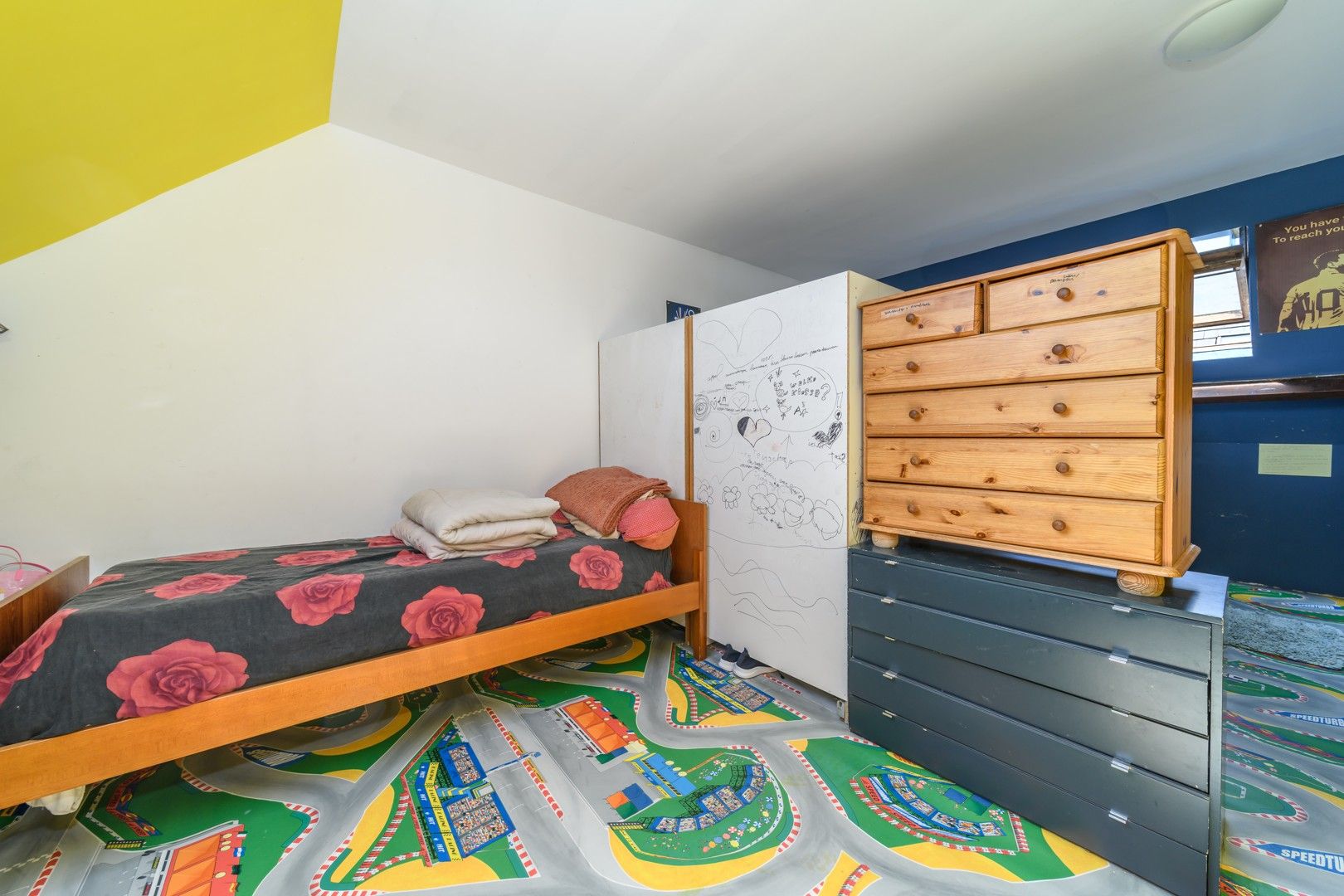 Verder af te werken gezinswoning met tuin foto 17