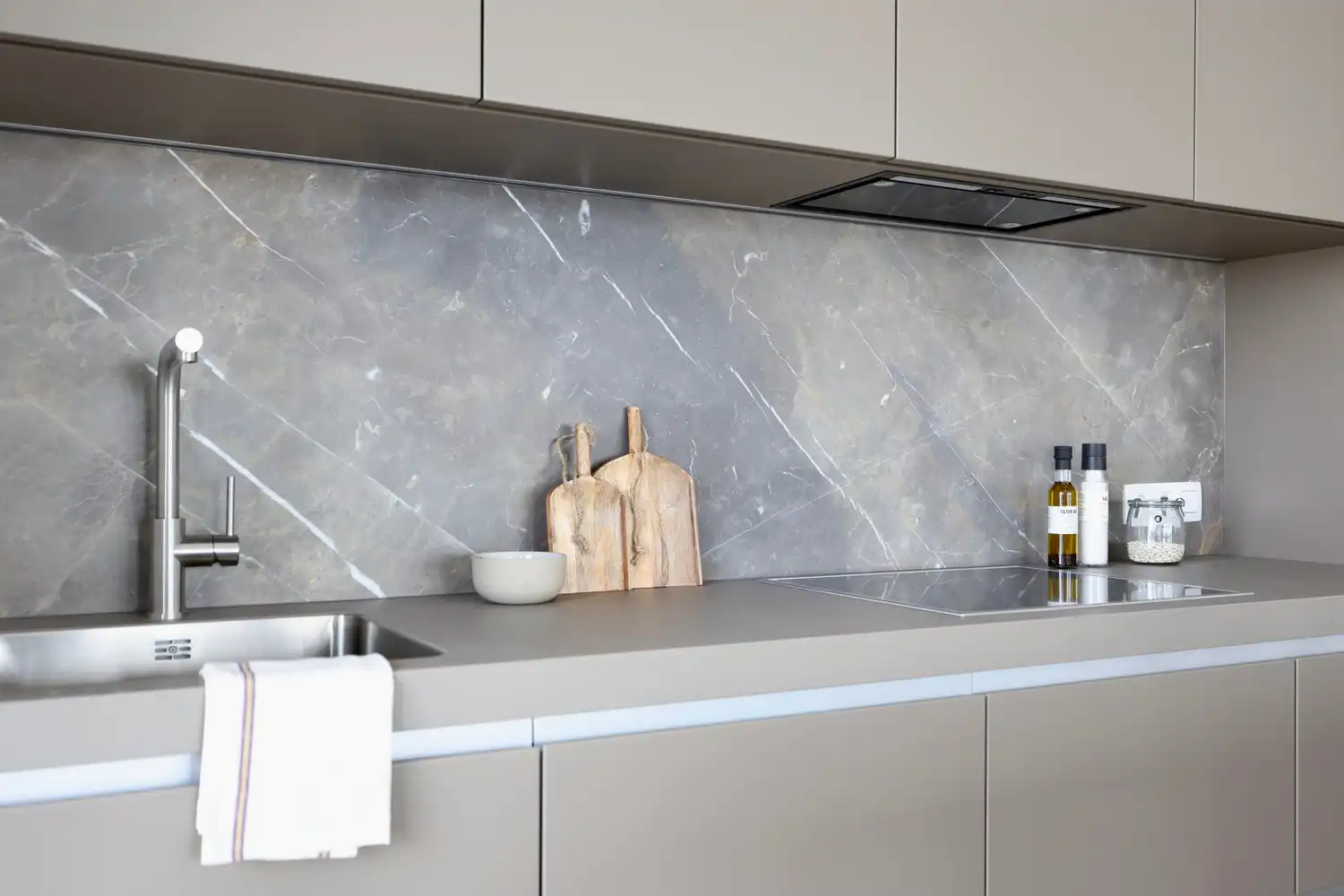 Luxe-appartement met frontaal Scheldezicht met heerlijk terras (30m²) op Nieuw Zuid incl kelderberging - optionele ondergrondse parking beschikbaar foto 10