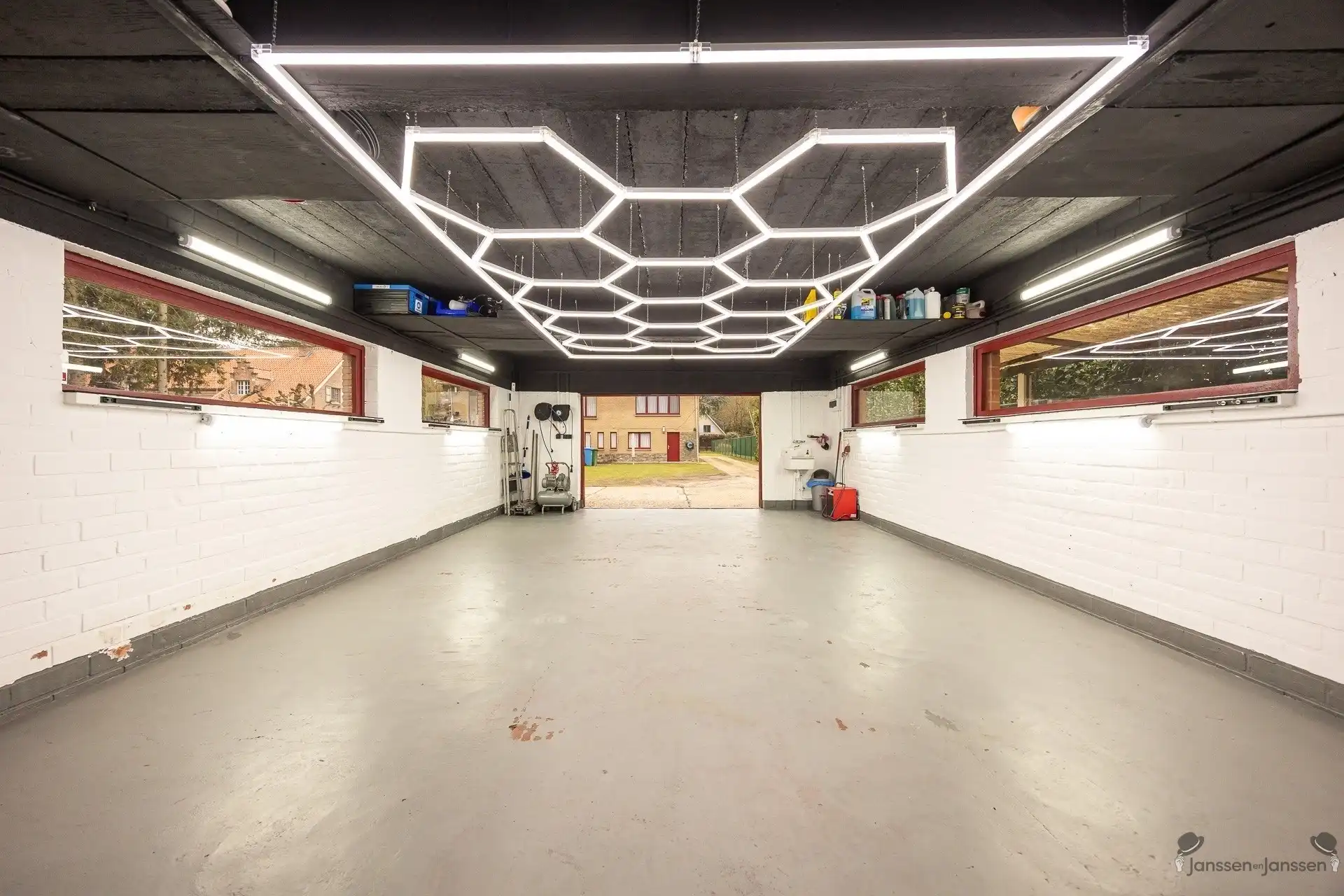 Villa met eindeloze mogelijkheden op 6270 m² grond foto 22
