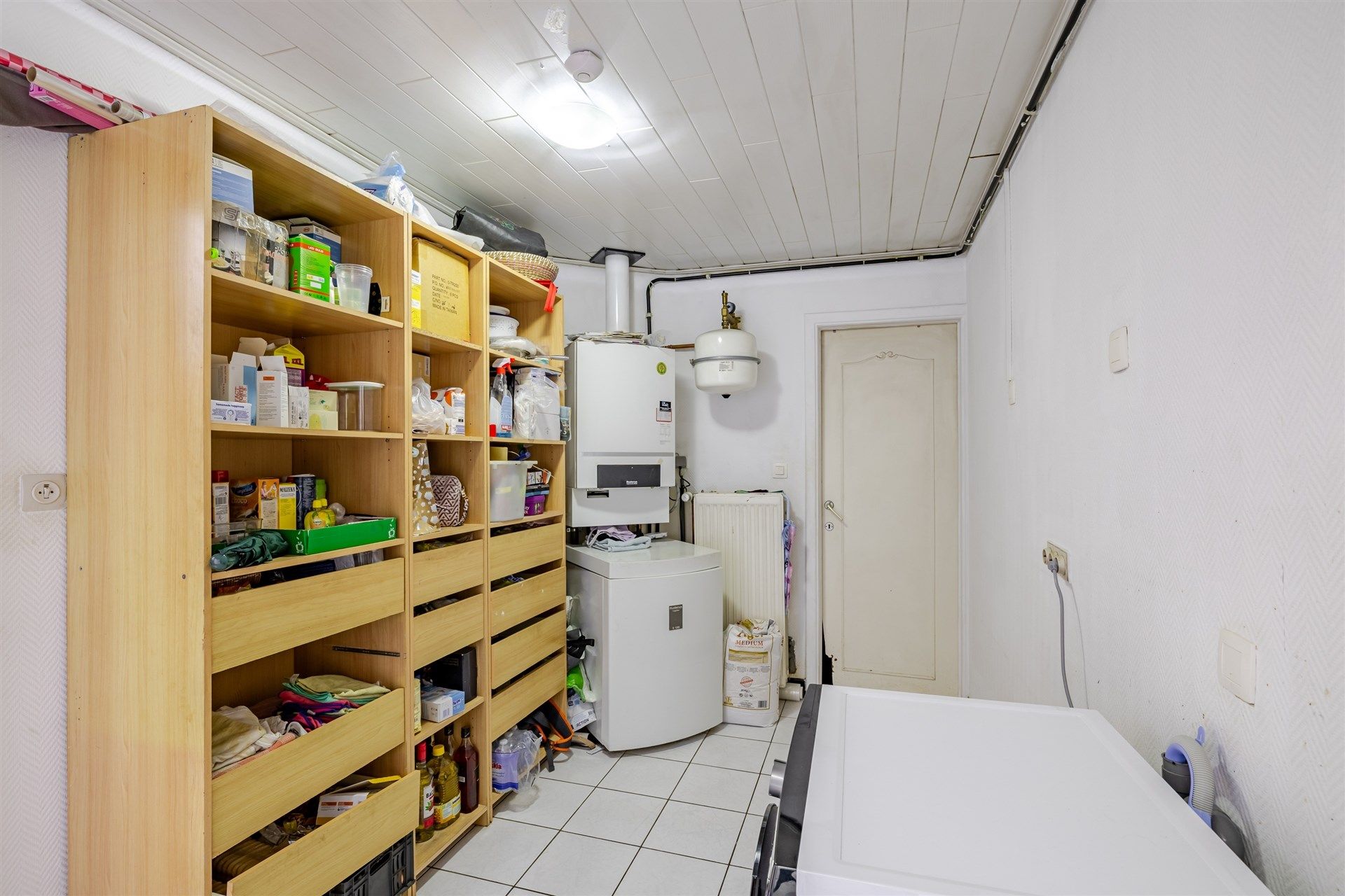 Ruime woning met 3 slks, grote tuin en garage foto 10