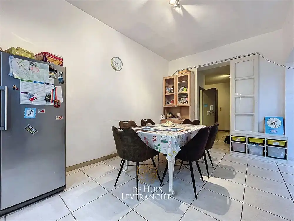 RUIME woning te koop (8 slpks, 2 badk) die ook perfect als tweewoonst kan dienen foto 50