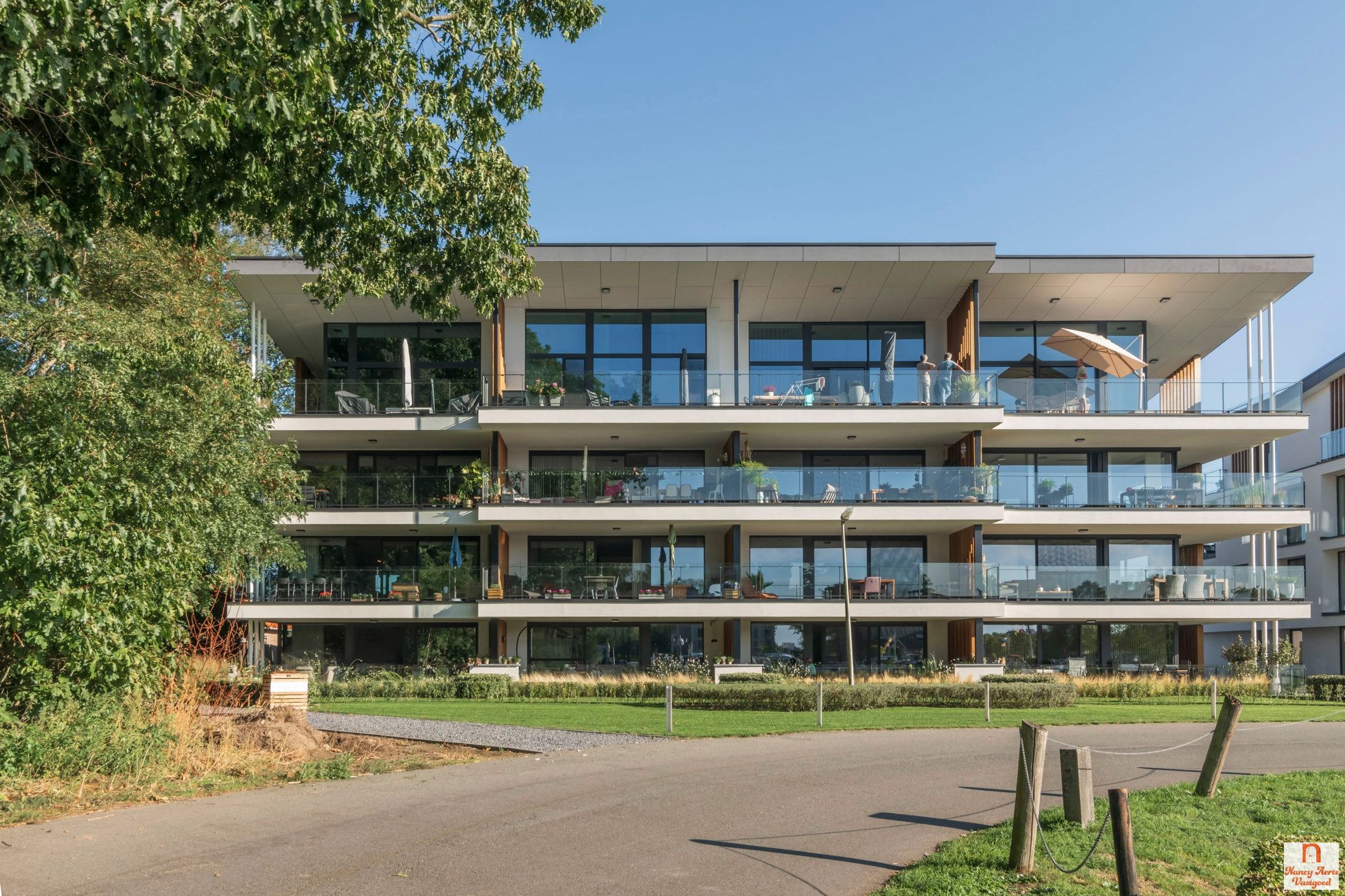 Exclusief wonen aan het water - inclusief 2 autostaanplaatsen foto 39