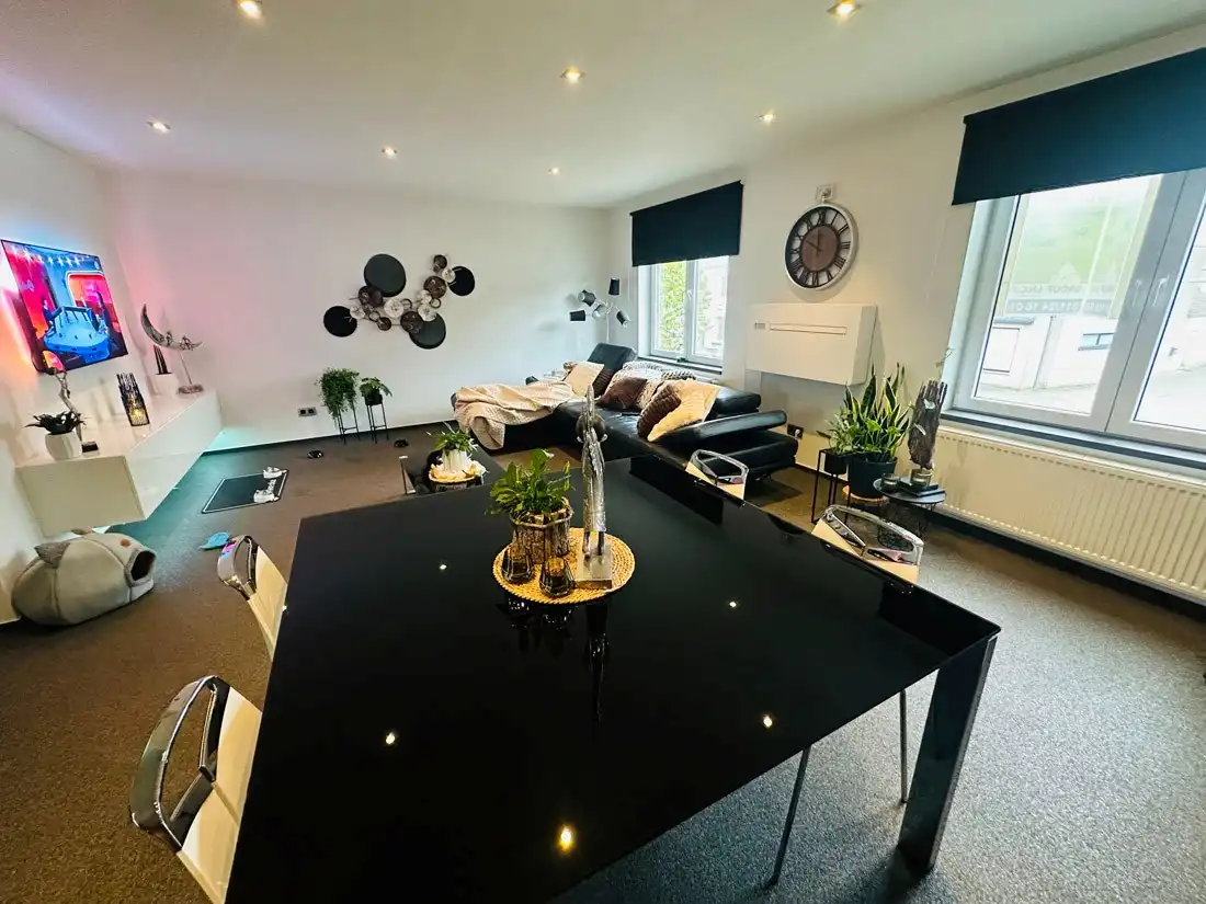 Stijlvol gerenoveerde woning op een strategische locatie foto 6