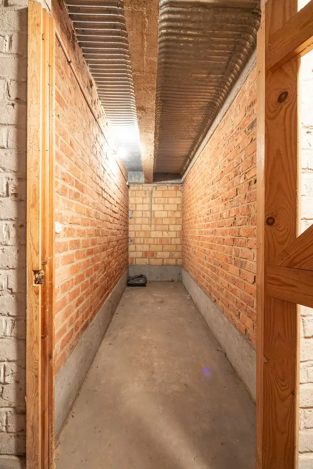 Lichtrijke, instapklare studio op toplocatie foto 6