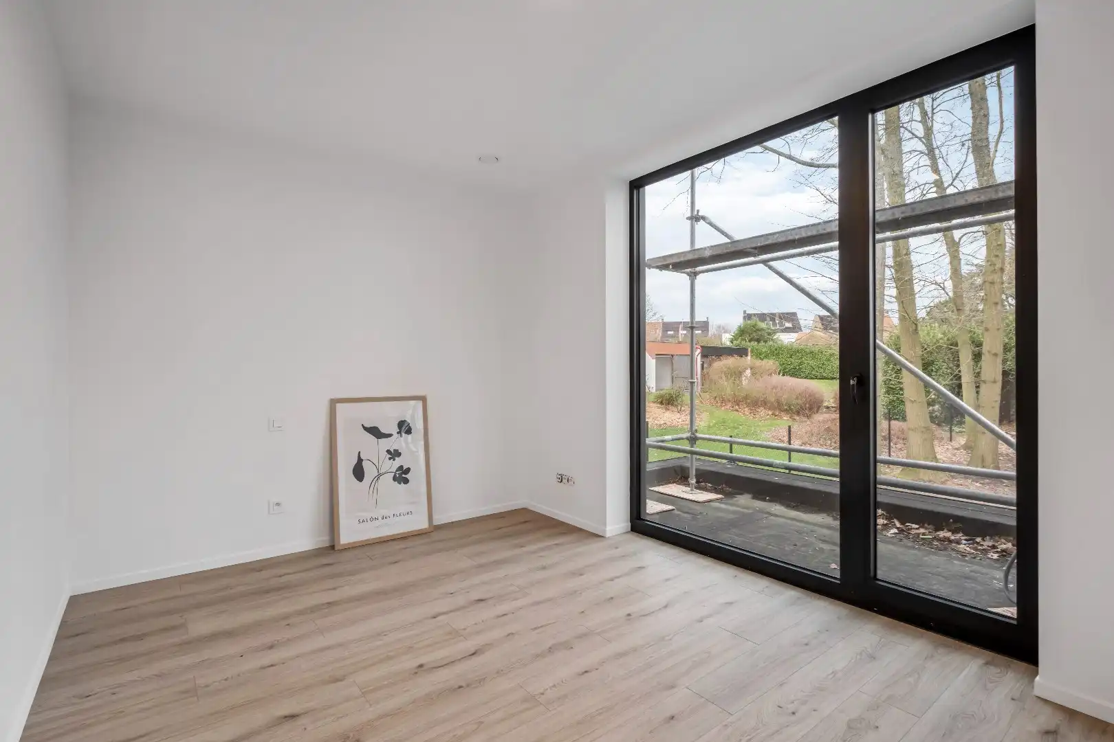 Halfopen woning in Scandinavische stijl met garage en tuin in Otegem foto 15