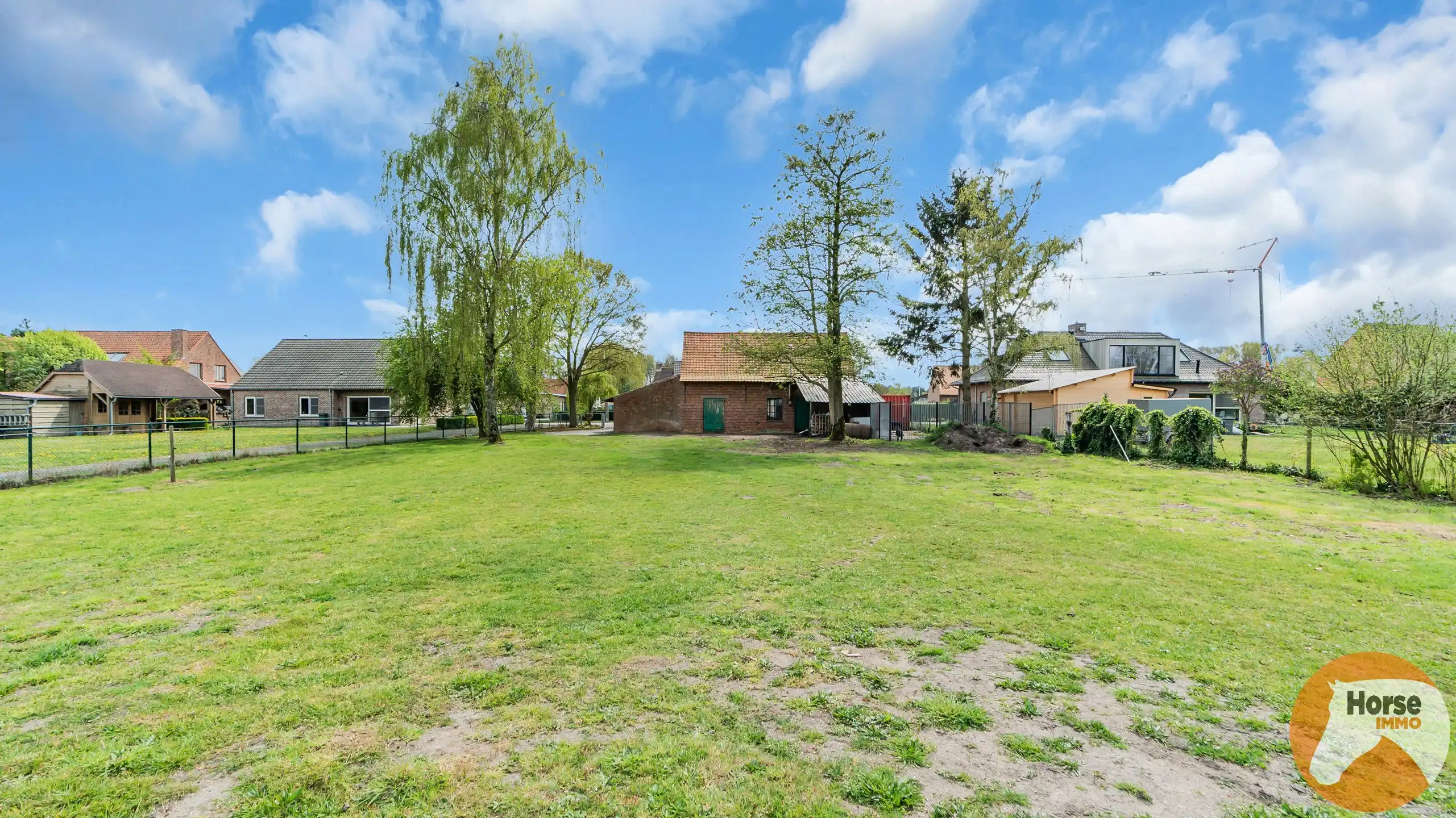 LOKEREN - Charmante woning met schuur en aanpalende weide  foto 15