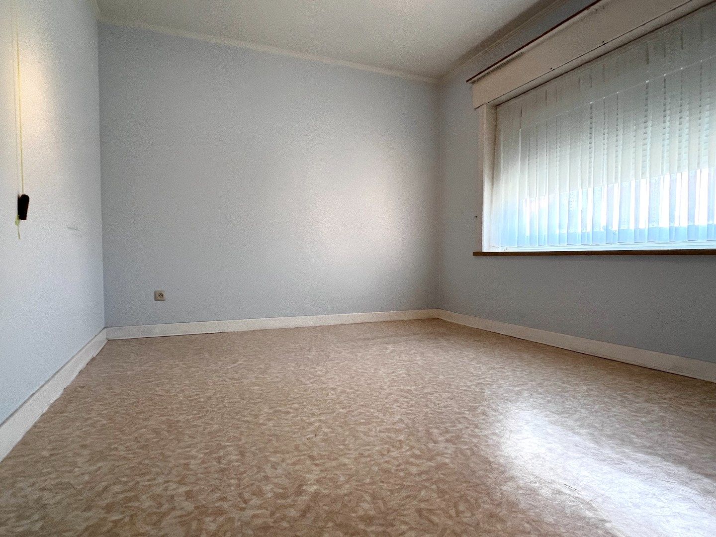 Rijwoning met garage en uitweg te koop te Harelbeke foto 14